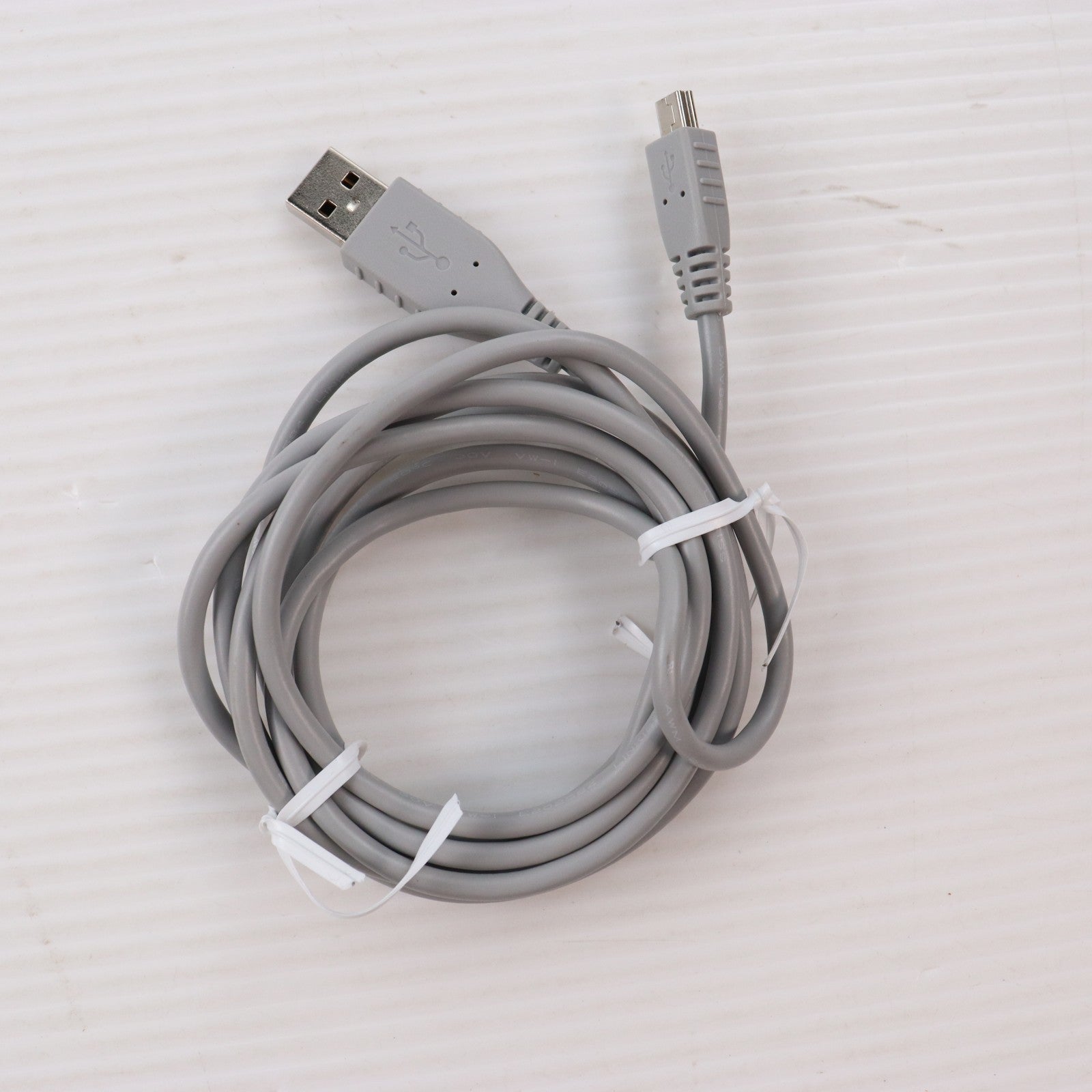 【中古即納】[ACC][WiiU] Wii U PROコントローラー shiro(Wii U プロコントローラー シロ) 任天堂(WUP-A-RSWA)(20121208)