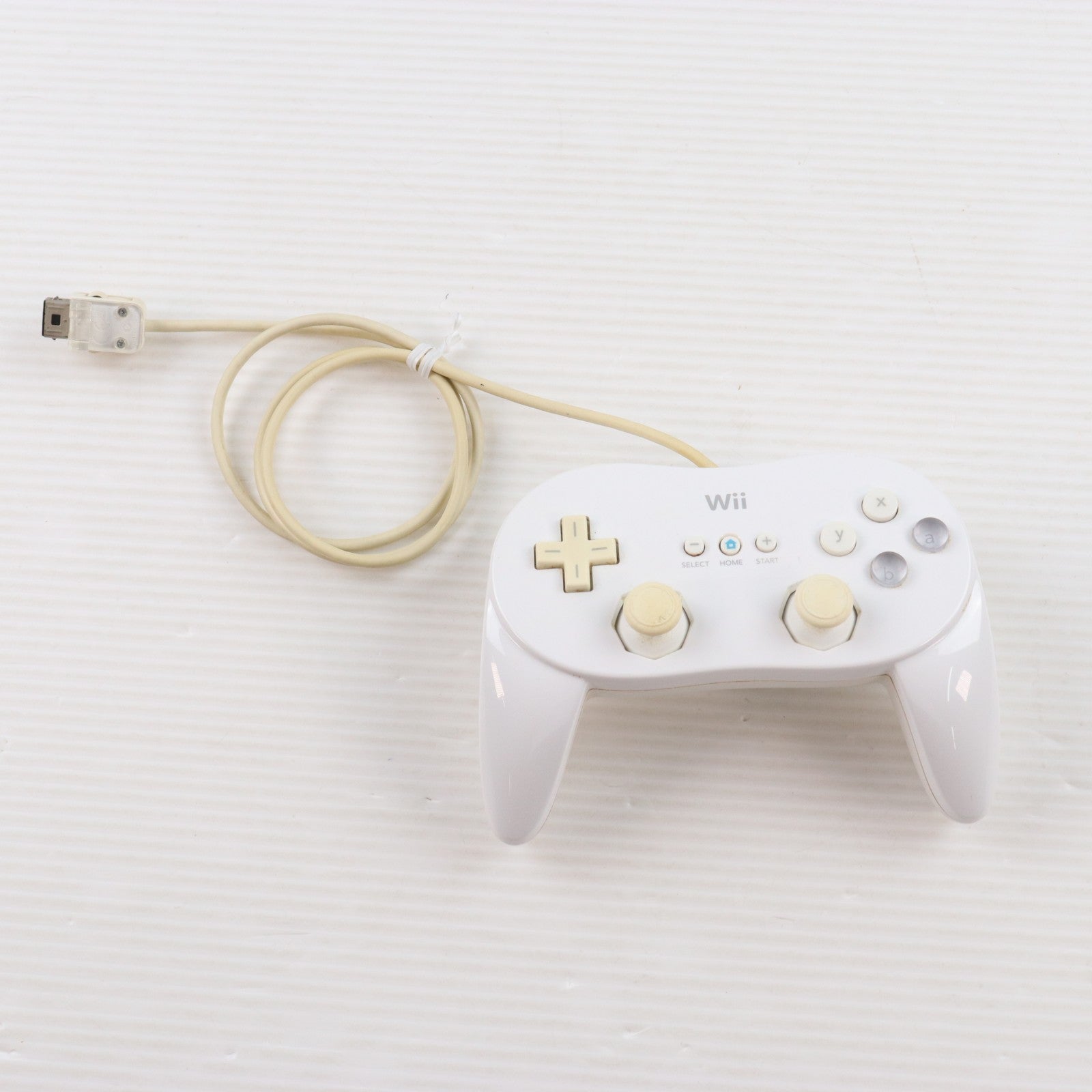 【中古即納】[ACC][WiiU] Wii U PROコントローラー shiro(Wii U プロコントローラー シロ) 任天堂(WUP-A-RSWA)(20121208)