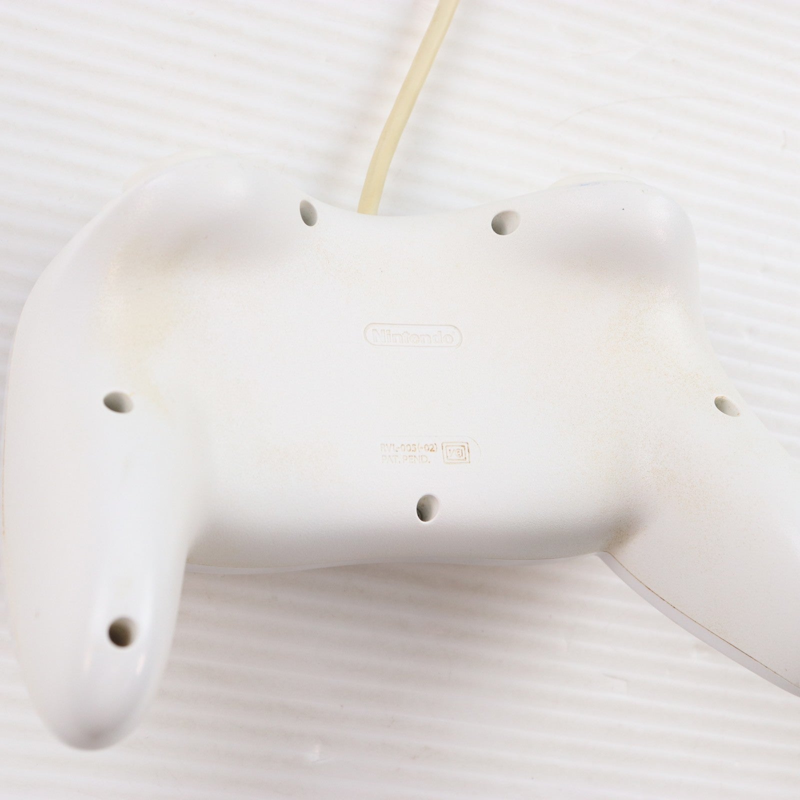 【中古即納】[ACC][WiiU] Wii U PROコントローラー shiro(Wii U プロコントローラー シロ) 任天堂(WUP-A-RSWA)(20121208)