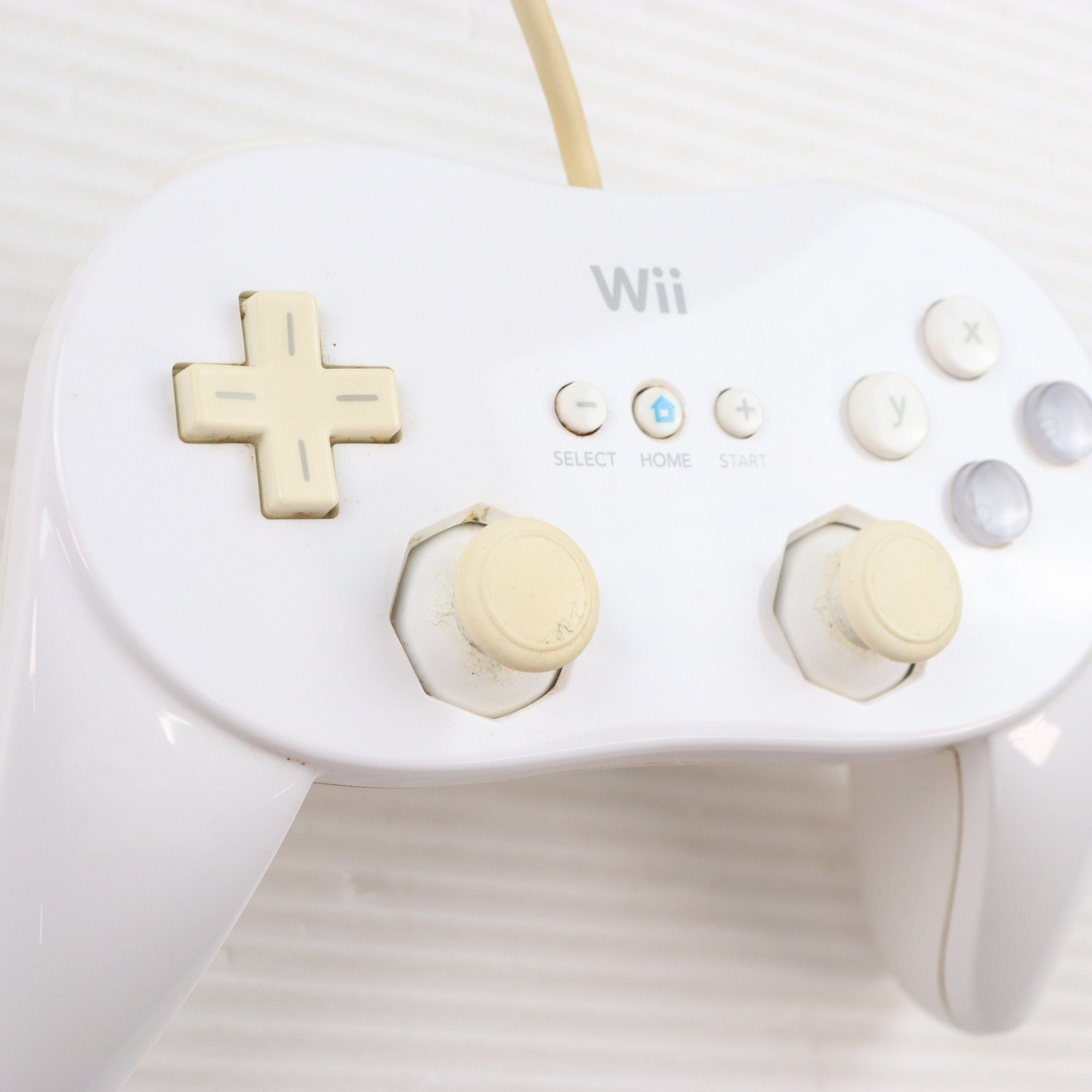 【中古即納】[ACC][WiiU] Wii U PROコントローラー shiro(Wii U プロコントローラー シロ) 任天堂(WUP-A-RSWA)(20121208)