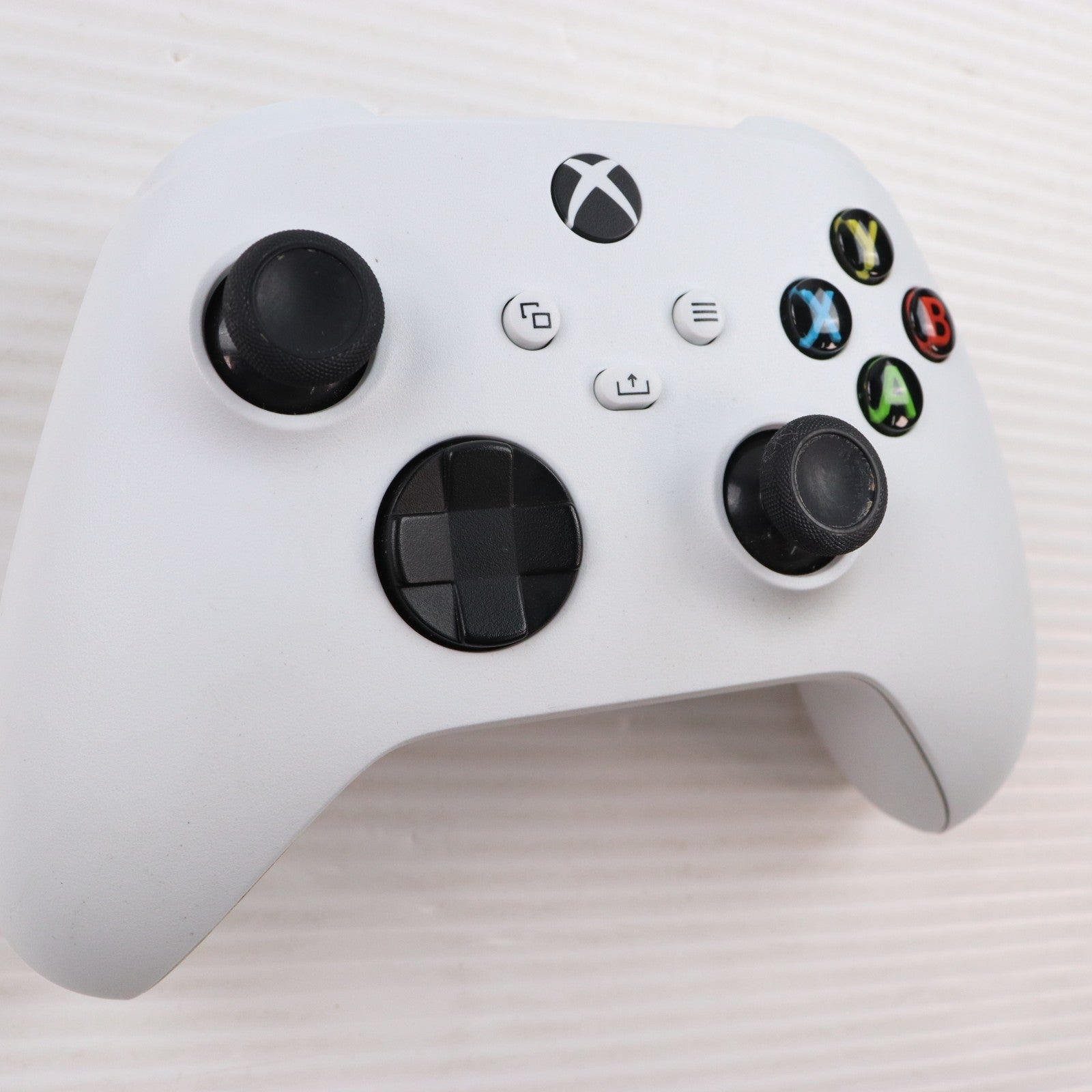 【中古即納】[ACC][XboxX/S] Xbox ワイヤレス コントローラー(ロボットホワイト) 日本マイクロソフト(QAS-00006)(20231031)