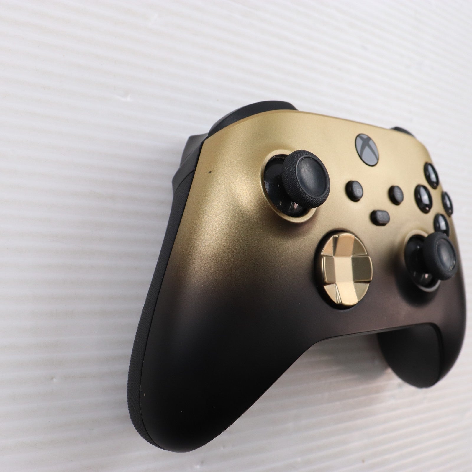【中古即納】[ACC][XboxX/S] Xbox ワイヤレスコントローラー(ゴールド シャドウ) 日本マイクロソフト(QAU-00123)(20231031)
