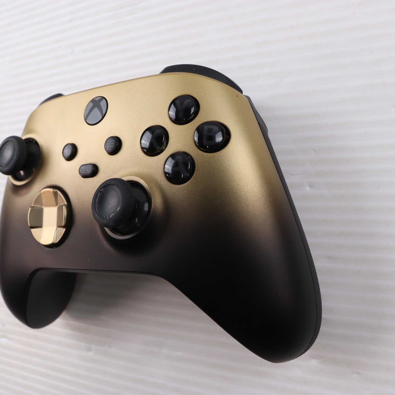 【中古即納】[ACC][XboxX/S] Xbox ワイヤレスコントローラー(ゴールド シャドウ) 日本マイクロソフト(QAU-00123)(20231031)