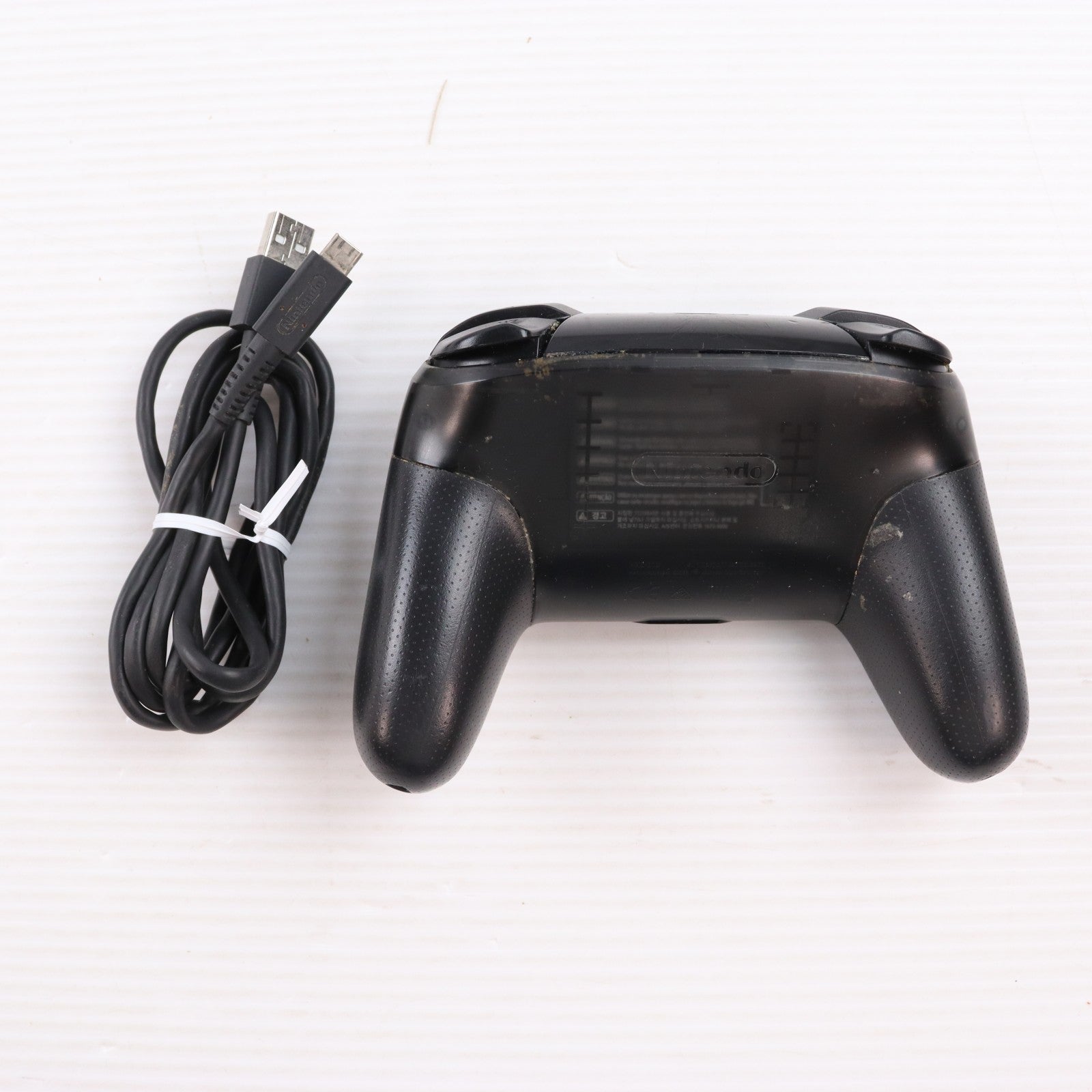 【中古即納】[ACC][Switch] Nintendo Switch Proコントローラー(ニンテンドースイッチ プロコントローラー) 任天堂(HAC-A-FSSKA)(20170303)