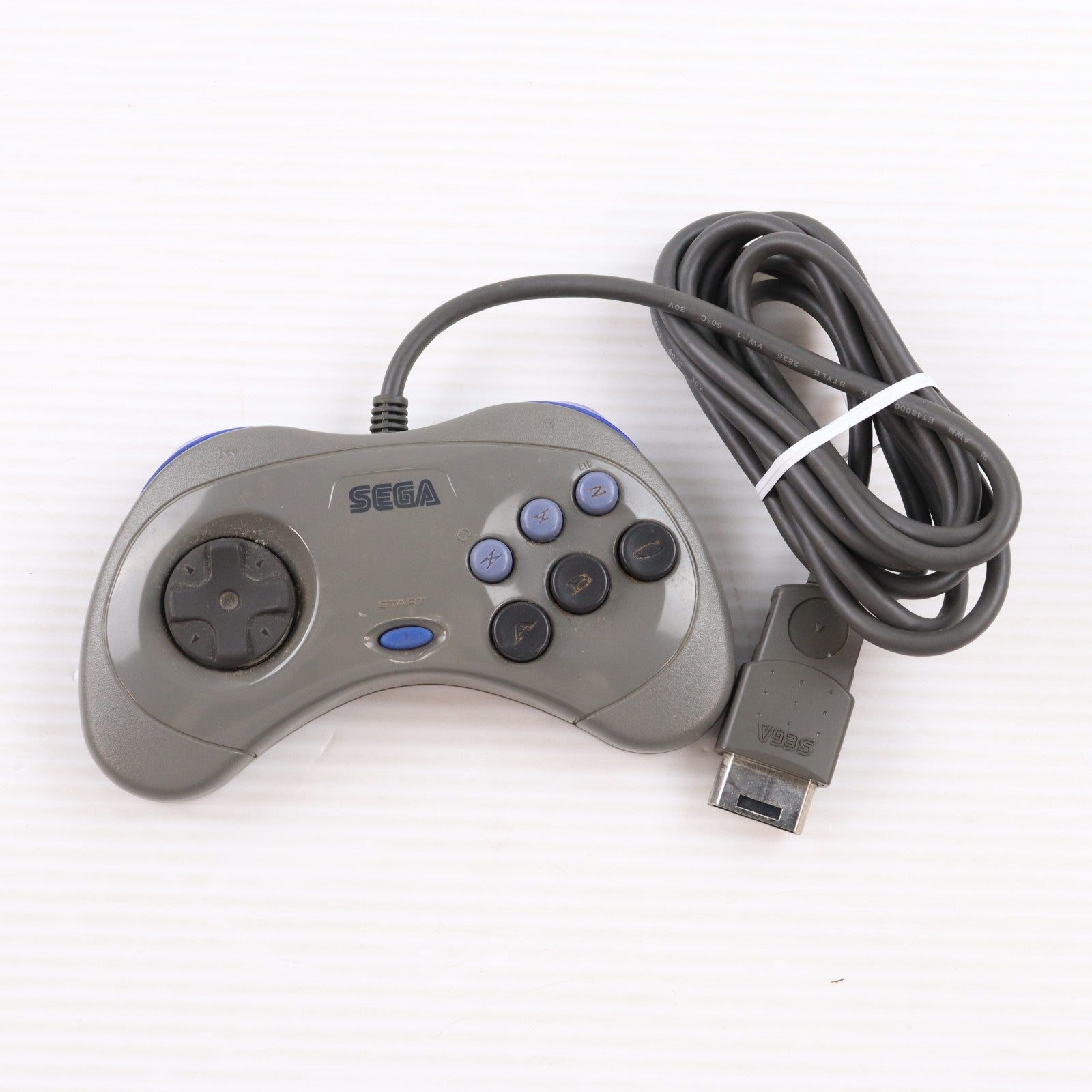 【中古即納】[ACC][SS] セガサターン コントロールパッド ミストグレー(白) セガ・エンタープライゼス(HSS-0101-S)(19960329)