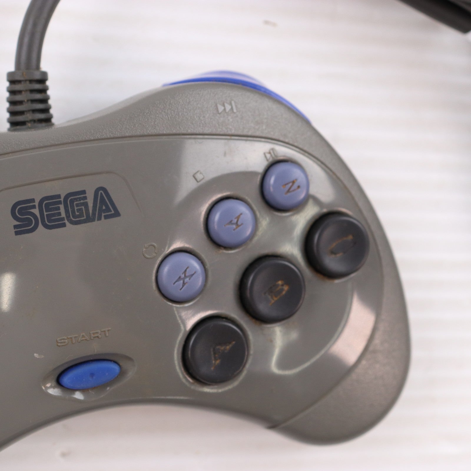 【中古即納】[ACC][SS] セガサターン コントロールパッド ミストグレー(白) セガ・エンタープライゼス(HSS-0101-S)(19960329)