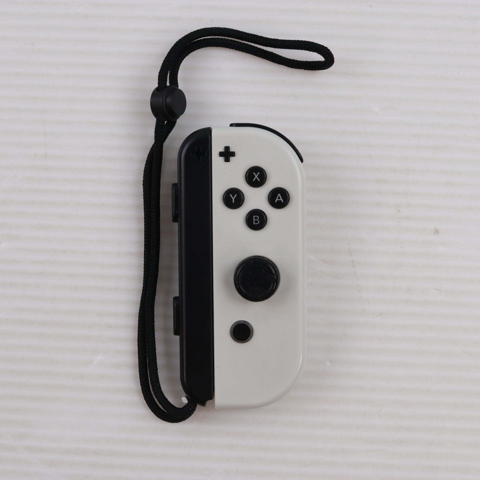 【中古即納】[ACC][Switch] (単品) Joy-Con(R) ホワイト(ジョイコンR ホワイト) 任天堂(HAC-A-JAEAA)(20211008)