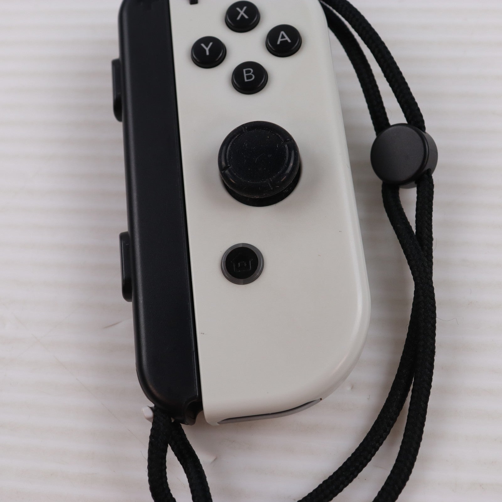 【中古即納】[ACC][Switch] (単品) Joy-Con(R) ホワイト(ジョイコンR ホワイト) 任天堂(HAC-A-JAEAA)(20211008)