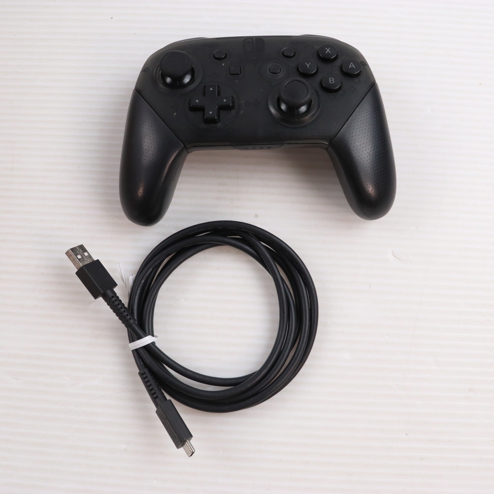 【中古即納】[ACC][Switch] Nintendo Switch Proコントローラー(ニンテンドースイッチ プロコントローラー) 任天堂(HAC-A-FSSKA)(20170303)