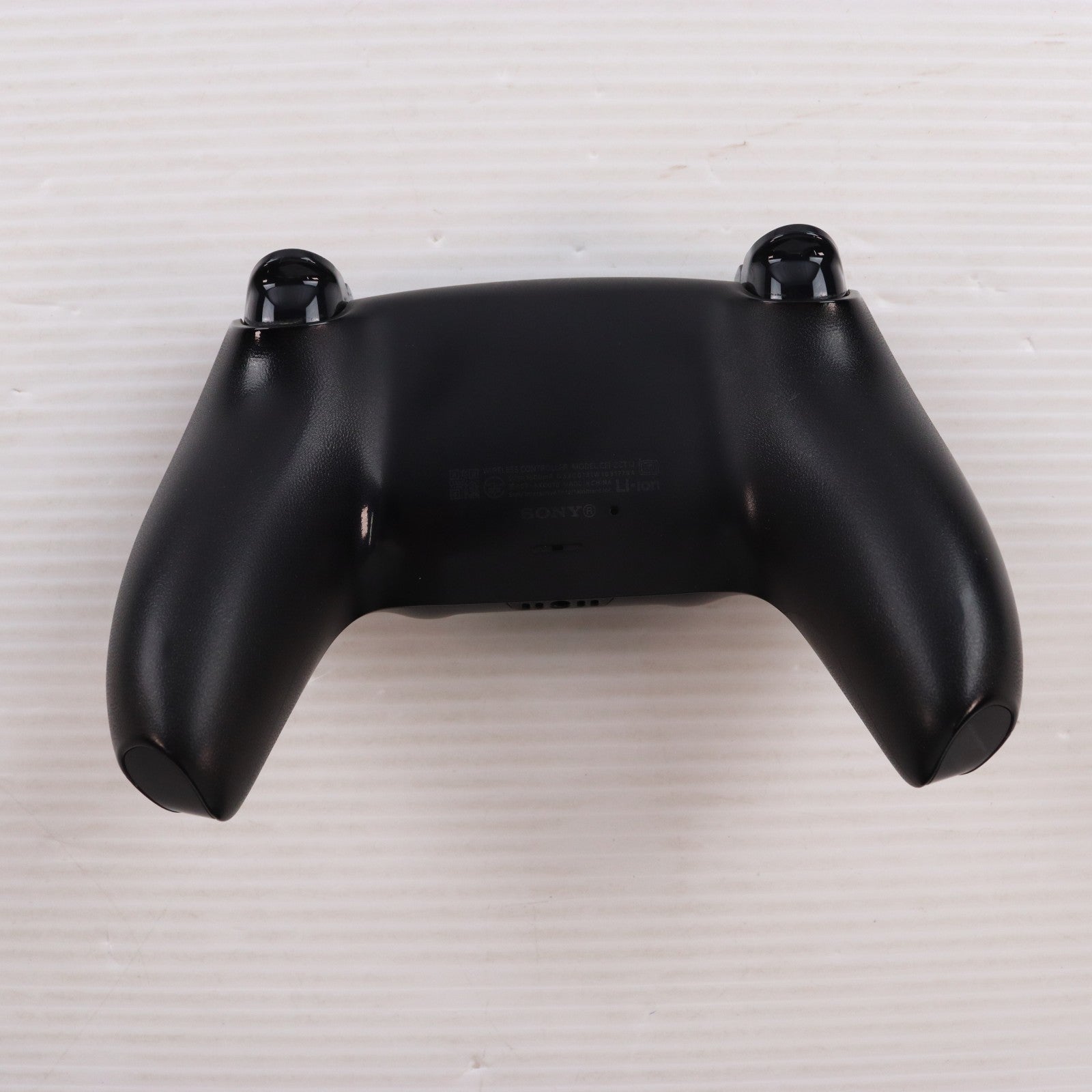 【中古即納】[ACC][PS5] DualSense(デュアルセンス) ワイヤレスコントローラー ミッドナイト ブラック SIE(CFI-ZCT1J01)(20210610)