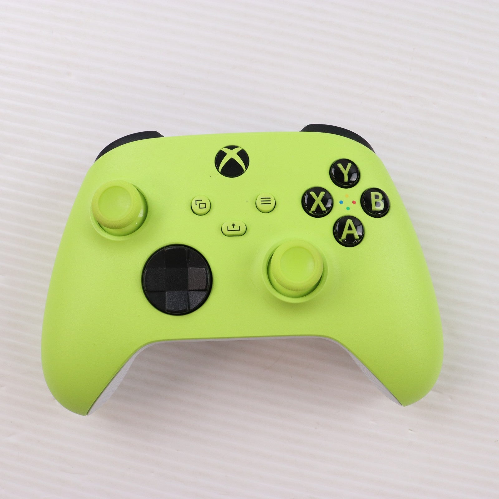 【中古即納】[ACC][XboxX/S] Xbox ワイヤレスコントローラー(エレクトリックボルト) 日本マイクロソフト(QAU-00023)(20230331)