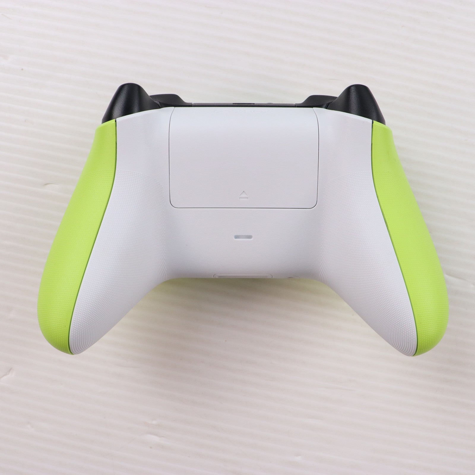 【中古即納】[ACC][XboxX/S] Xbox ワイヤレスコントローラー(エレクトリックボルト) 日本マイクロソフト(QAU-00023)(20230331)