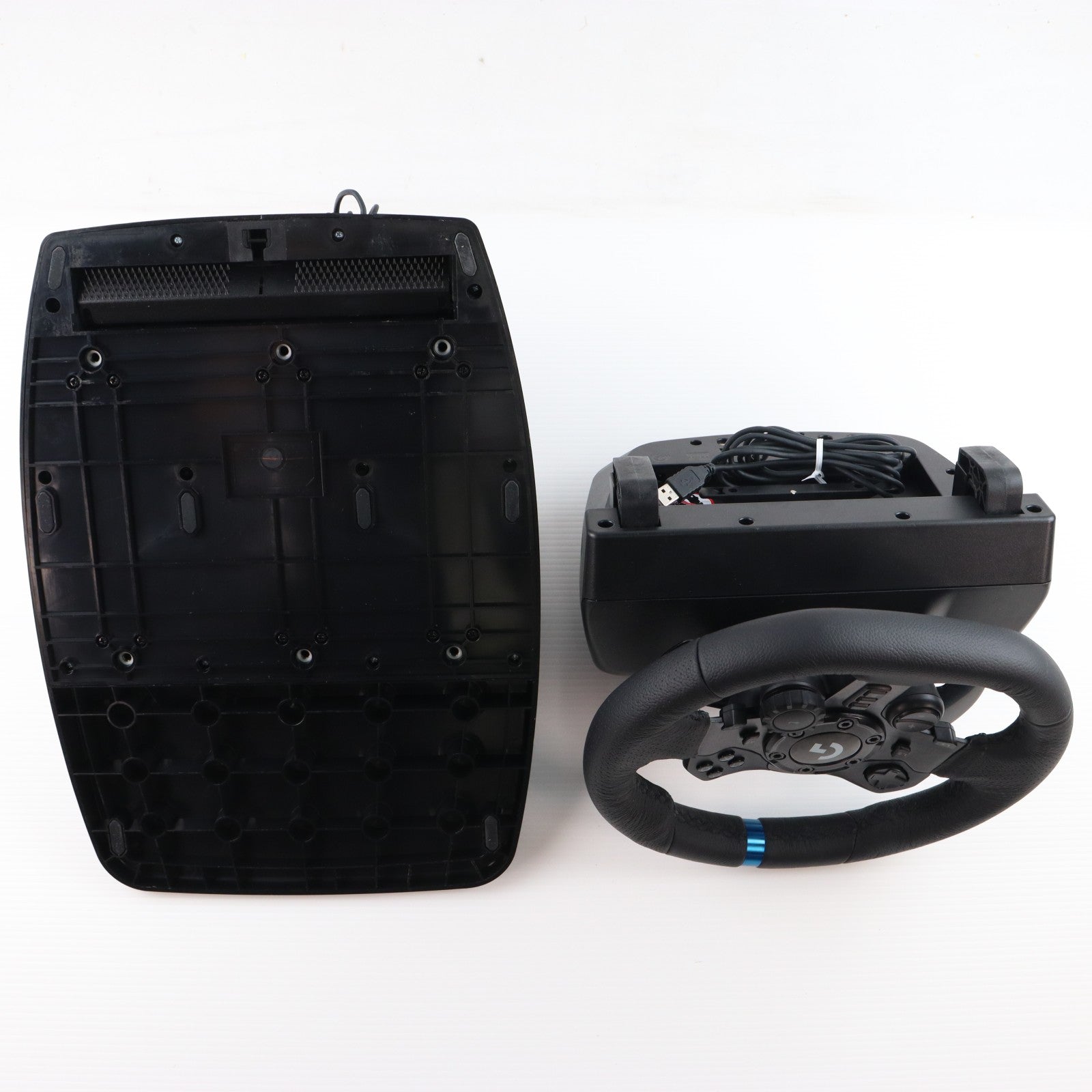 【中古即納】[ACC][PS4] G923 Racing Wheel & Pedal(G923 レーシングホイール&ペダル) Logicool(ロジクール)(G923)(20200917)