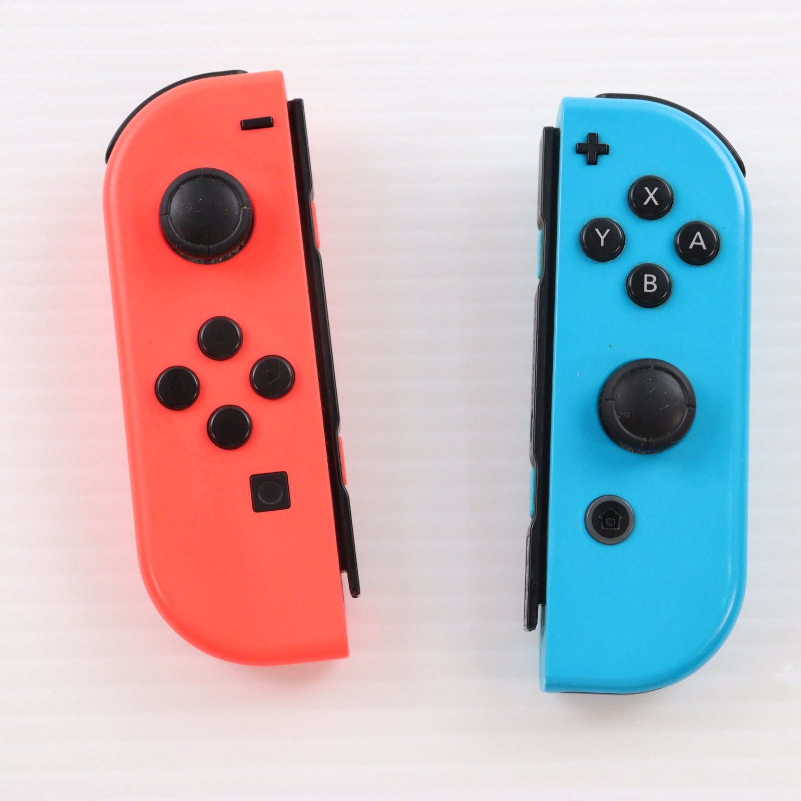 【中古即納】[ACC][Switch] Joy-Con(L) ネオンレッド/(R) ネオンブルー(ジョイコンL ネオンレッド/R ネオンブルー) 任天堂(HAC-A-JAEAA)(20170303)