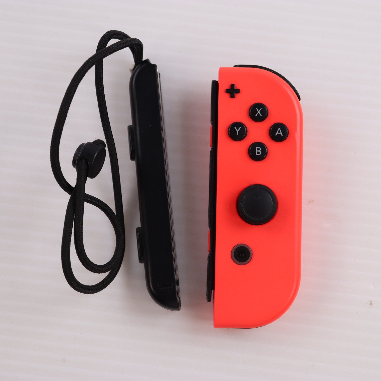 【中古即納】[ACC][Switch] Joy-Con(R) ネオンレッド(ジョイコンR ネオンレッド) 任天堂(HAC-A-JRPAA)(20170303)