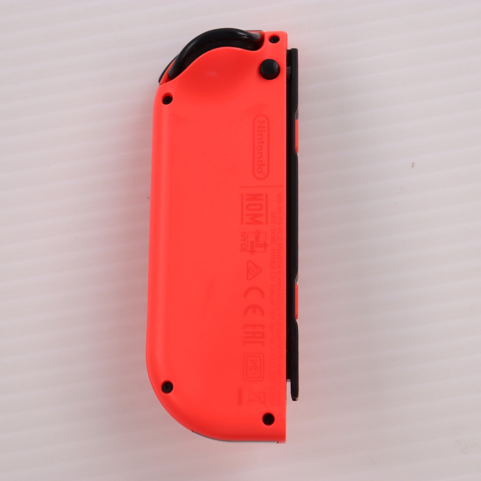 【中古即納】[ACC][Switch] Joy-Con(R) ネオンレッド(ジョイコンR ネオンレッド) 任天堂(HAC-A-JRPAA)(20170303)