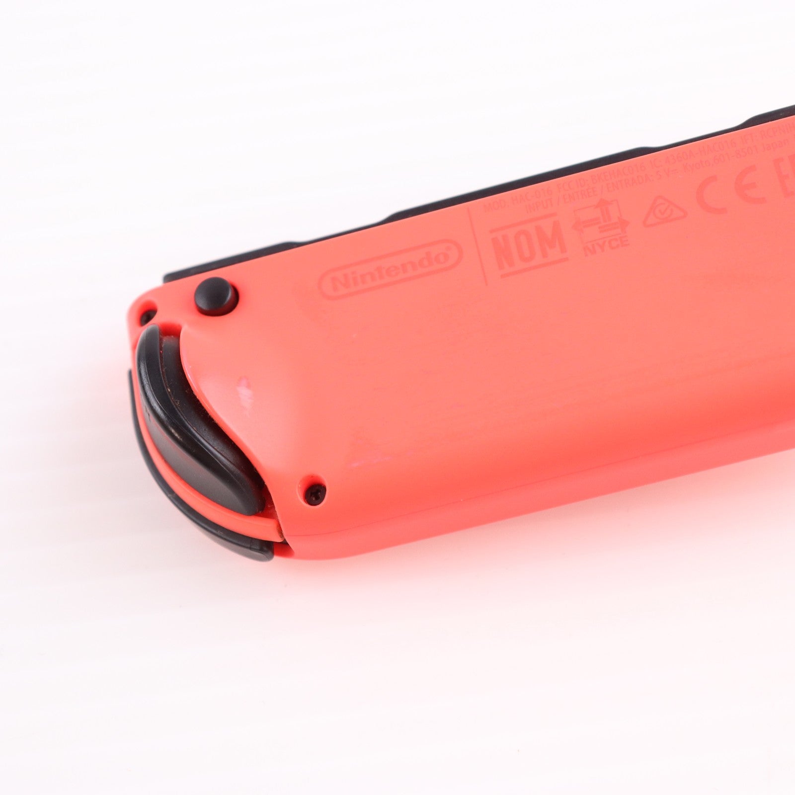 【中古即納】[ACC][Switch] Joy-Con(R) ネオンレッド(ジョイコンR ネオンレッド) 任天堂(HAC-A-JRPAA)(20170303)