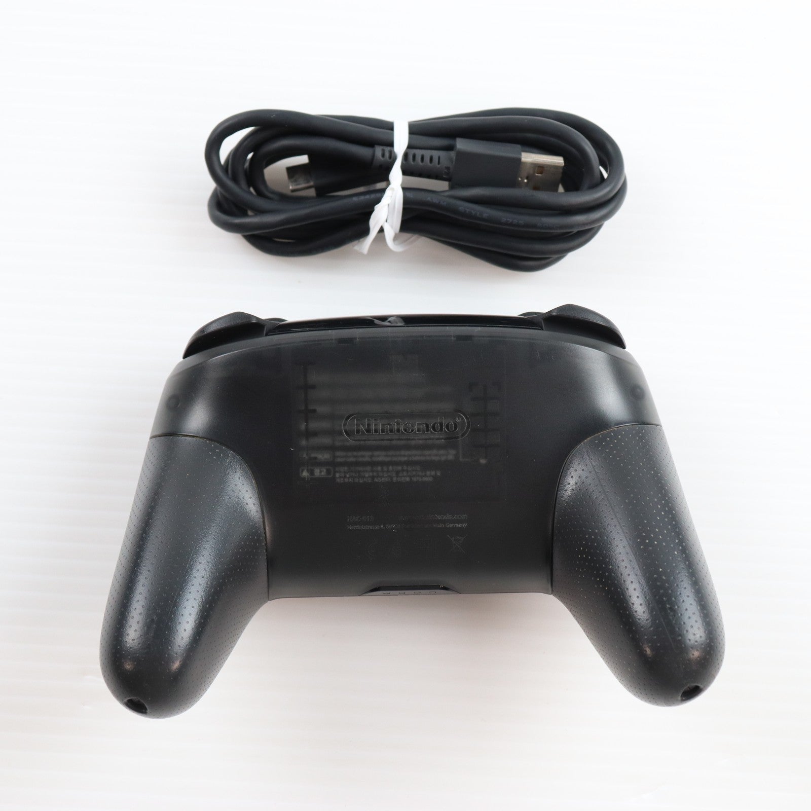 【中古即納】[ACC][Switch] Nintendo Switch Proコントローラー(ニンテンドースイッチ プロコントローラー) 任天堂(HAC-A-FSSKA)(20170303)