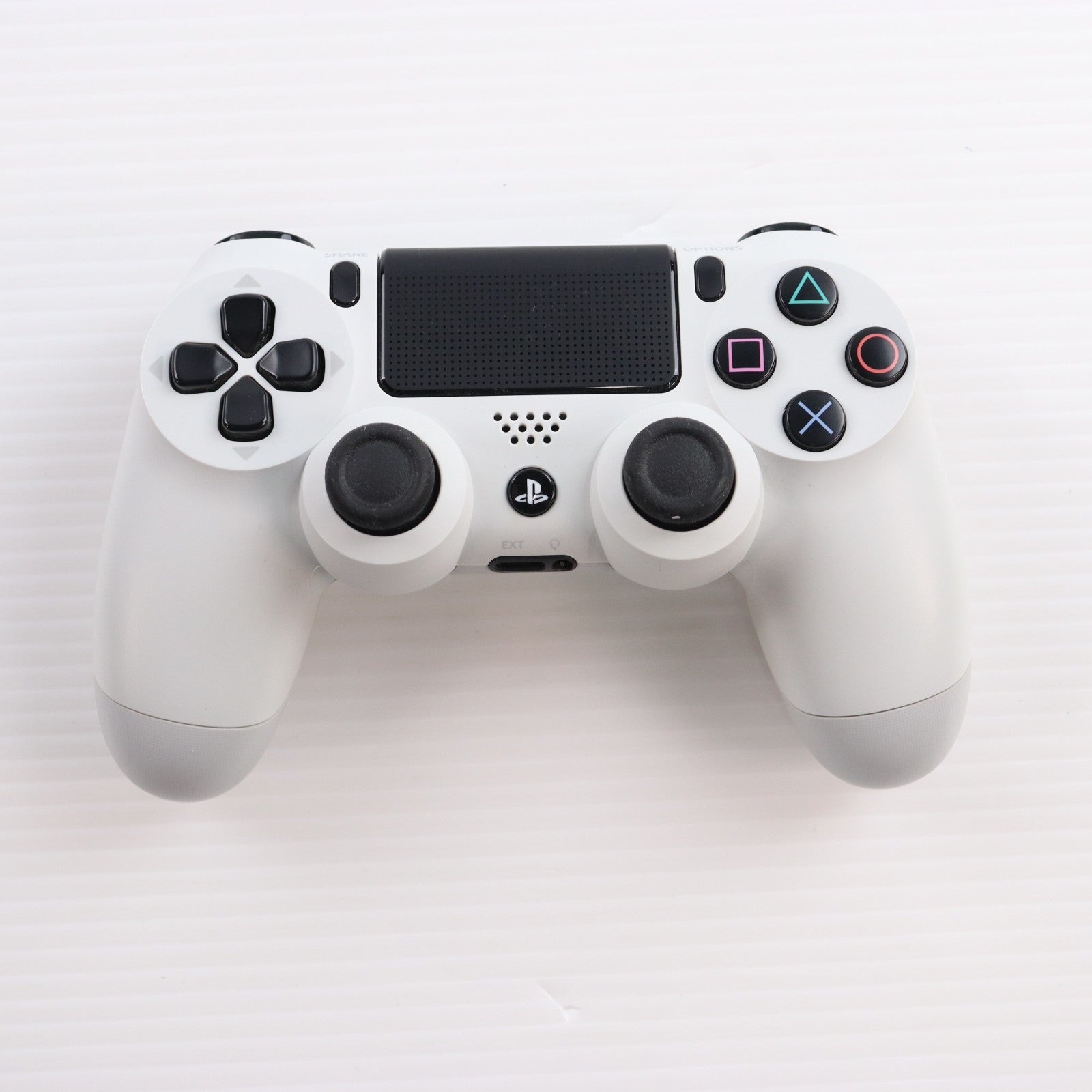【中古即納】[ACC][PS4] ワイヤレスコントローラー DUALSHOCK4(デュアルショック4) グレイシャー・ホワイト SCE(CUH-ZCT1J03)(20140911)