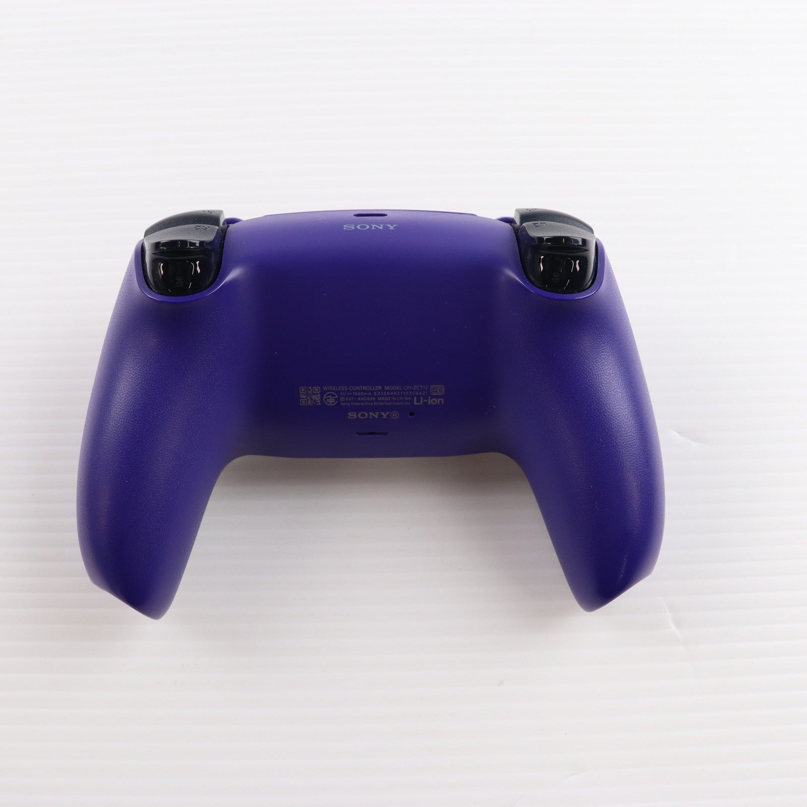 【中古即納】[ACC][PS5] DualSense(デュアルセンス) ワイヤレスコントローラー ギャラクティック パープル SIE(CFI-ZCT1J04)(20220114)