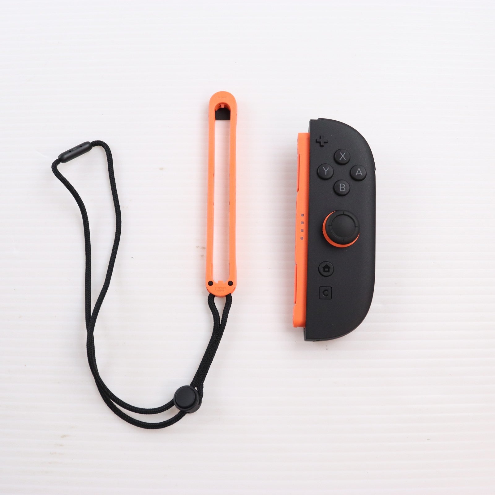 【中古即納】[ACC][Switch2] Joy-Con 2(ジョイコン2) (R) ライトレッド 任天堂(BEE-A-JRKCA)(20250605)