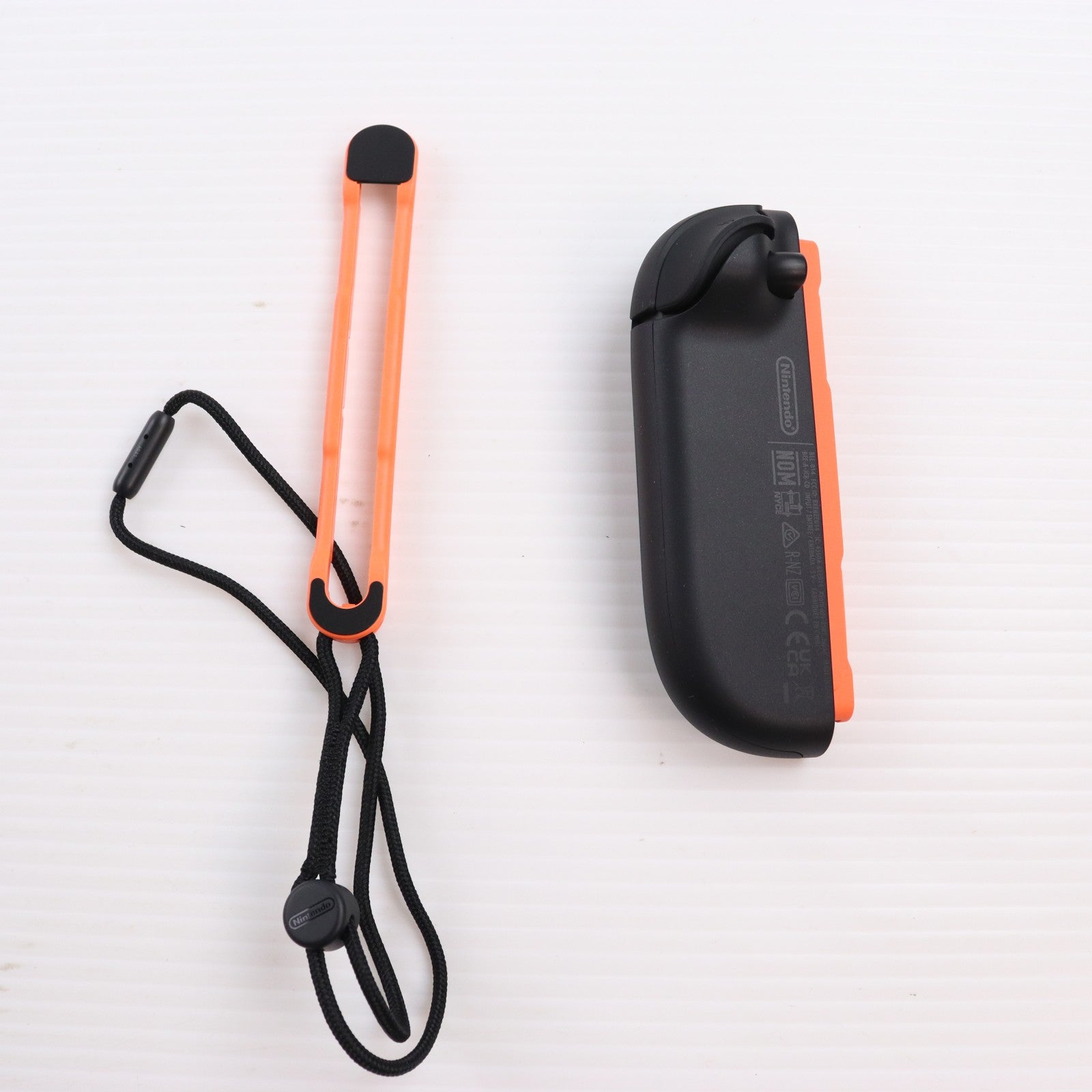 【中古即納】[ACC][Switch2] Joy-Con 2(ジョイコン2) (R) ライトレッド 任天堂(BEE-A-JRKCA)(20250605)