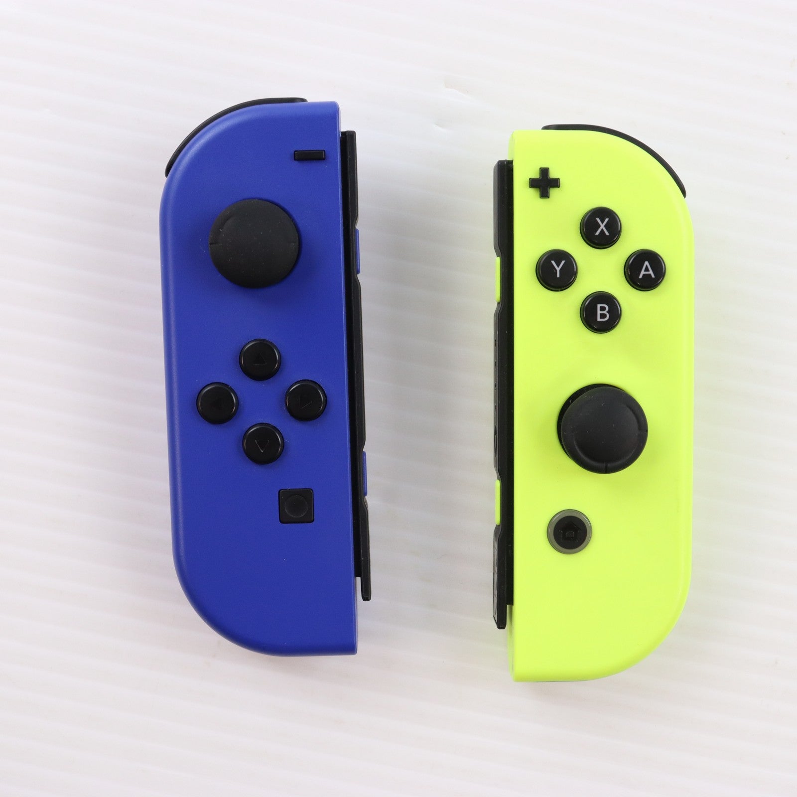 【中古即納】[ACC][Switch] Joy-Con(L) ブルー/(R) ネオンイエロー(ジョイコンL ブルー/R ネオンイエロー) 任天堂(HAC-A-JAPAA)(20191004)