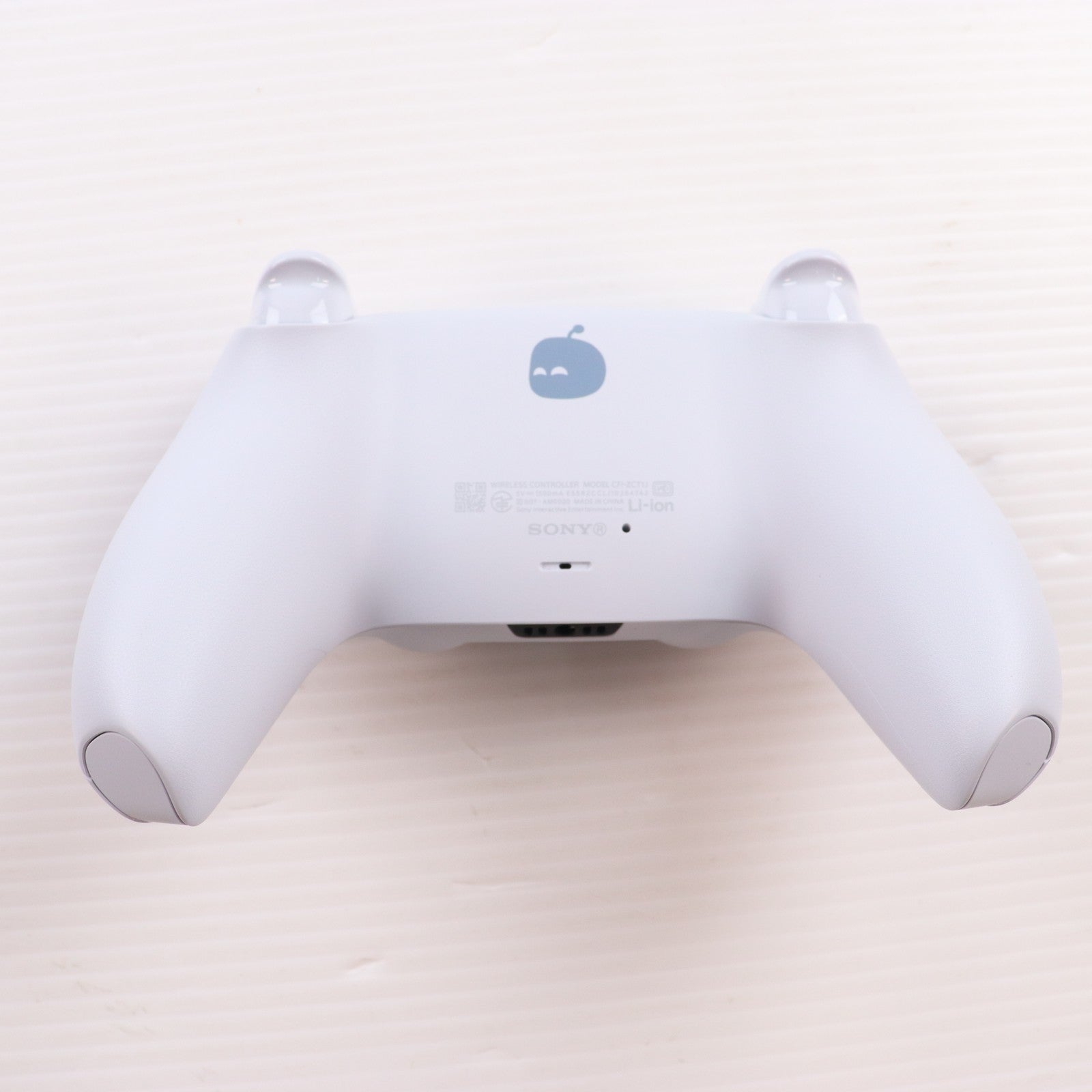 【中古即納】[ACC][PS5] DualSense(デュアルセンス) ワイヤレスコントローラー アストロボット ジョイフル リミテッドエディション SIE(CFI-ZCT1JZC)(20251030)