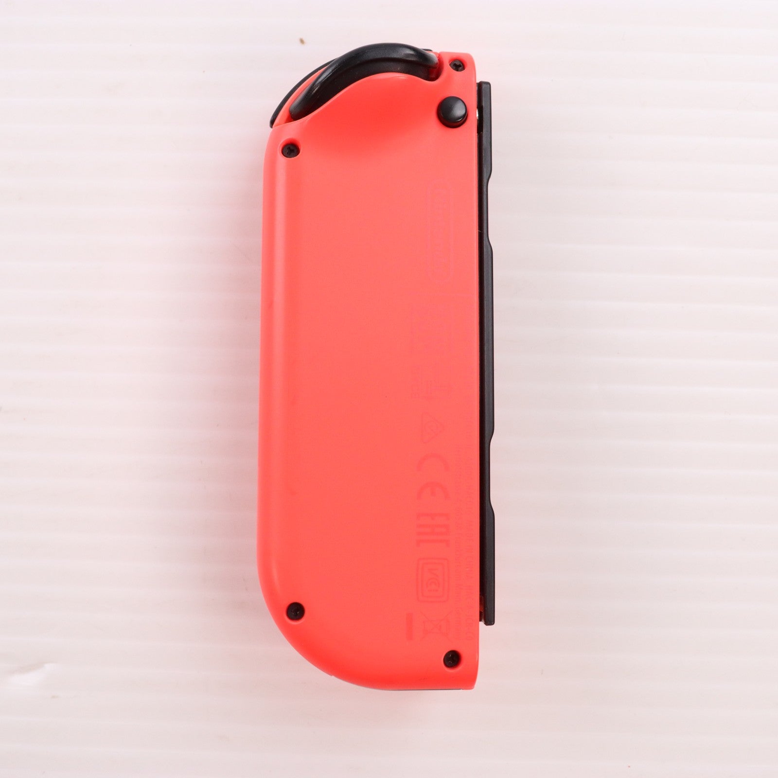 【中古即納】[ACC][Switch] Joy-Con(R) ネオンレッド(ジョイコンR ネオンレッド) 任天堂(HAC-A-JRPAA)(20170303)