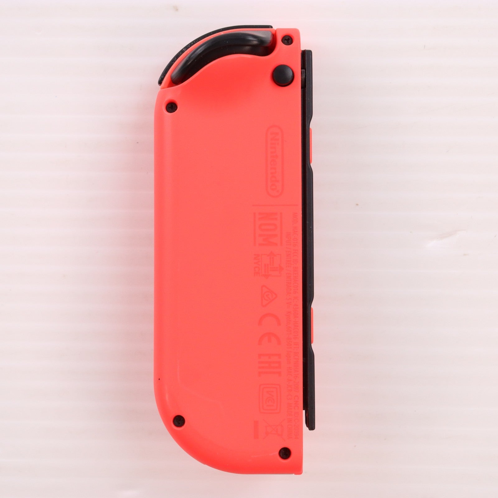 【中古即納】[ACC][Switch] Joy-Con(R) ネオンレッド(ジョイコンR ネオンレッド) 任天堂(HAC-A-JRPAA)(20170303)