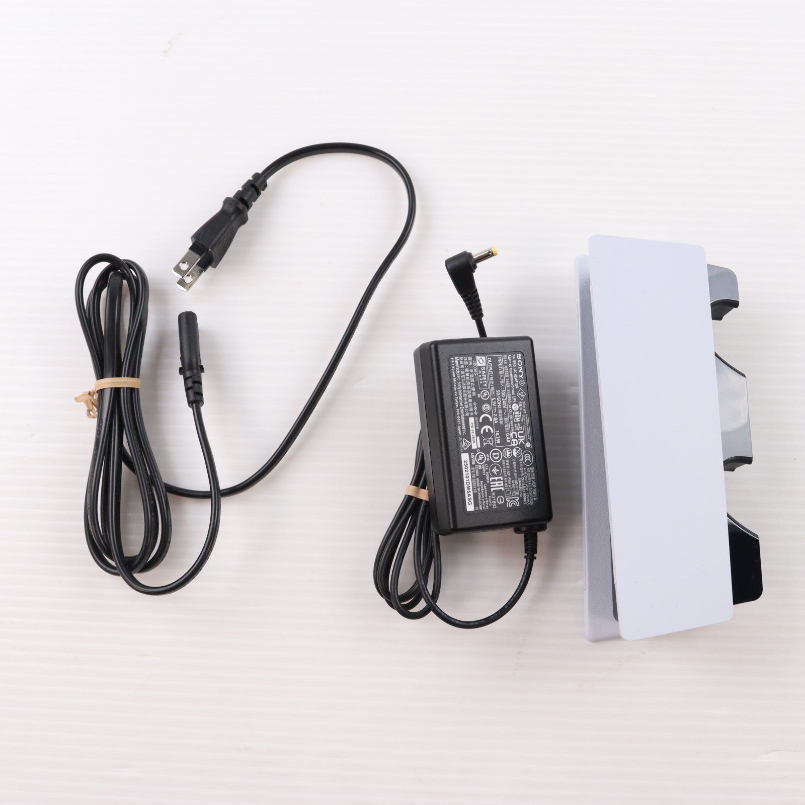 【中古即納】[ACC][PS5] DualSense(デュアルセンス) 充電スタンド SIE(CFI-ZDS1J)(20201112)