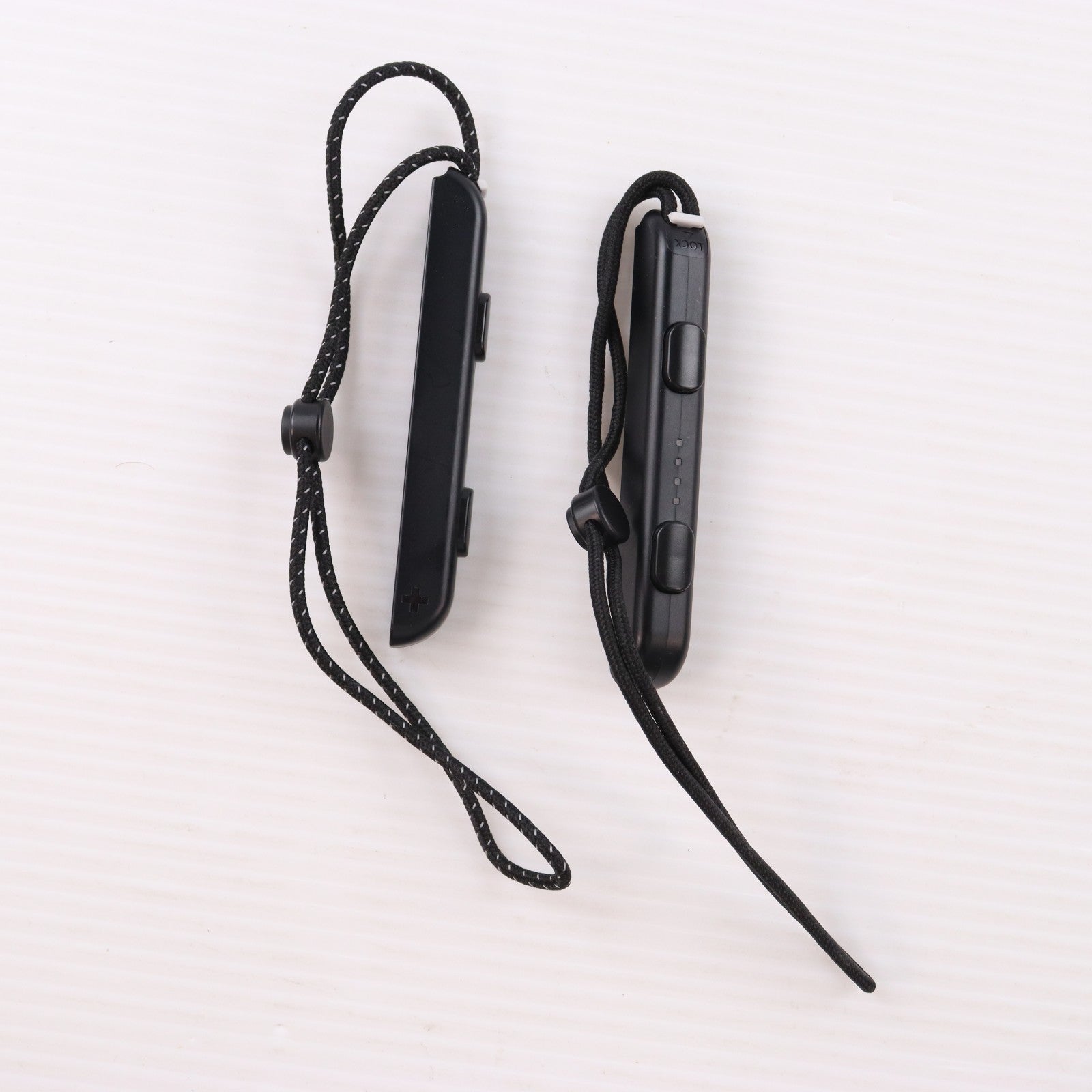 【中古即納】[ACC][Switch] Joy-Con(L) ネオンレッド/(R) ネオンブルー(ジョイコンL ネオンレッド/R ネオンブルー) 任天堂(HAC-A-JAEAA)(20170303)