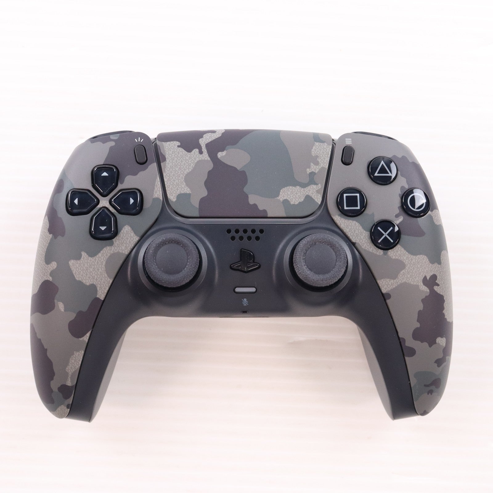 【中古即納】[ACC][PS5] DualSense(デュアルセンス) ワイヤレスコントローラー グレー カモフラージュ SIE(CFI-ZCT1J06)(20221014)
