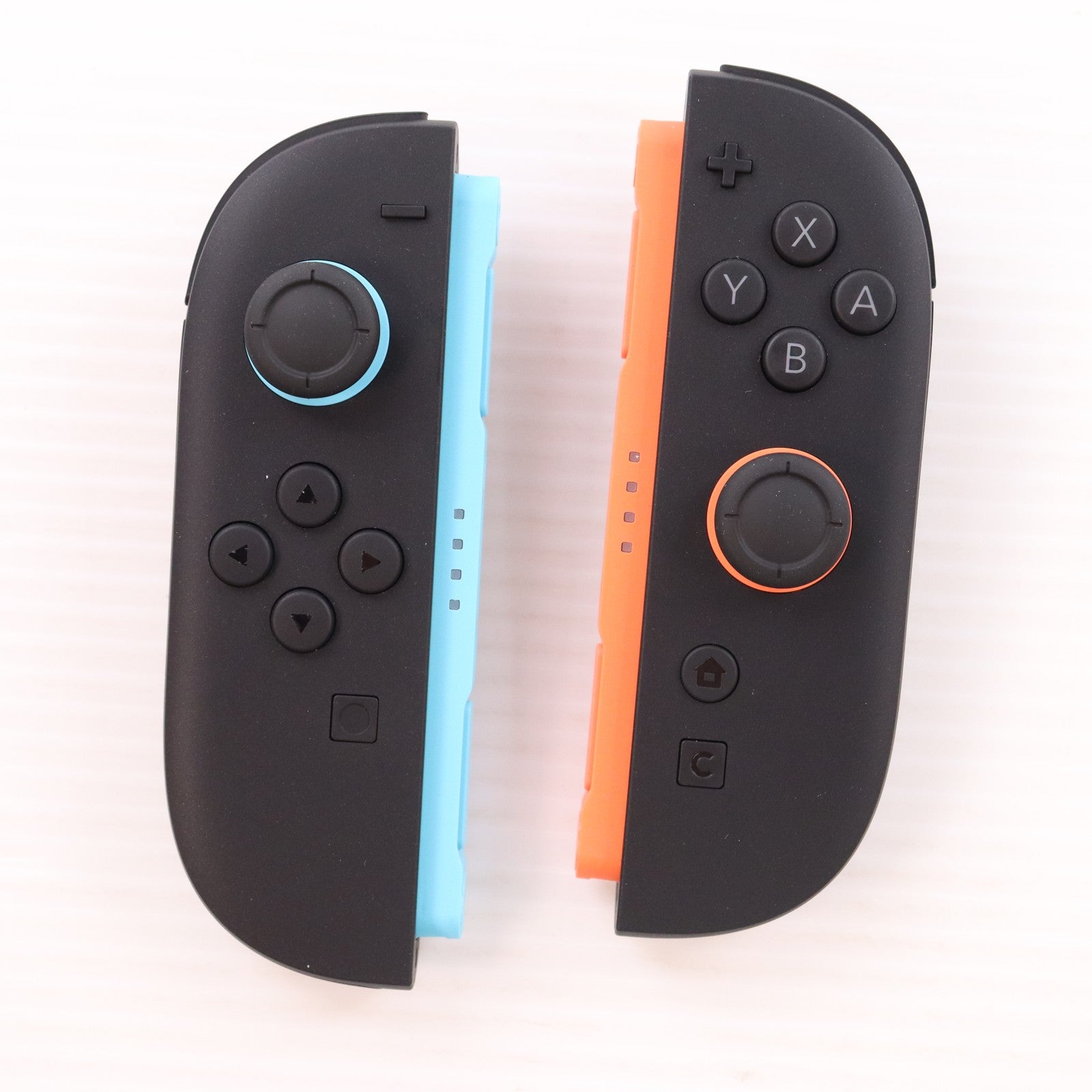 【中古即納】[ACC][Switch2] Joy-Con 2(ジョイコン2) (L) ライトブルー/ (R) ライトレッド 任天堂(BEE-A-JAAAA)(20250605)