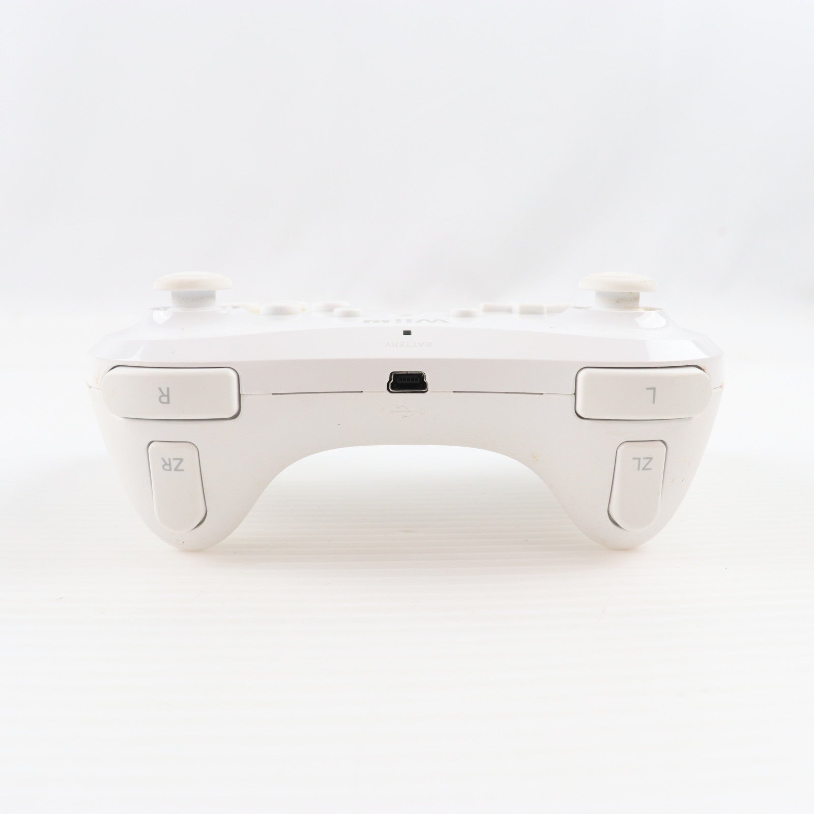 【中古即納】[ACC][WiiU] (USB充電ケーブル無し) Wii U PROコントローラー Shiro 白 シロ 任天堂(WUP-A-RSWA)(20121208)