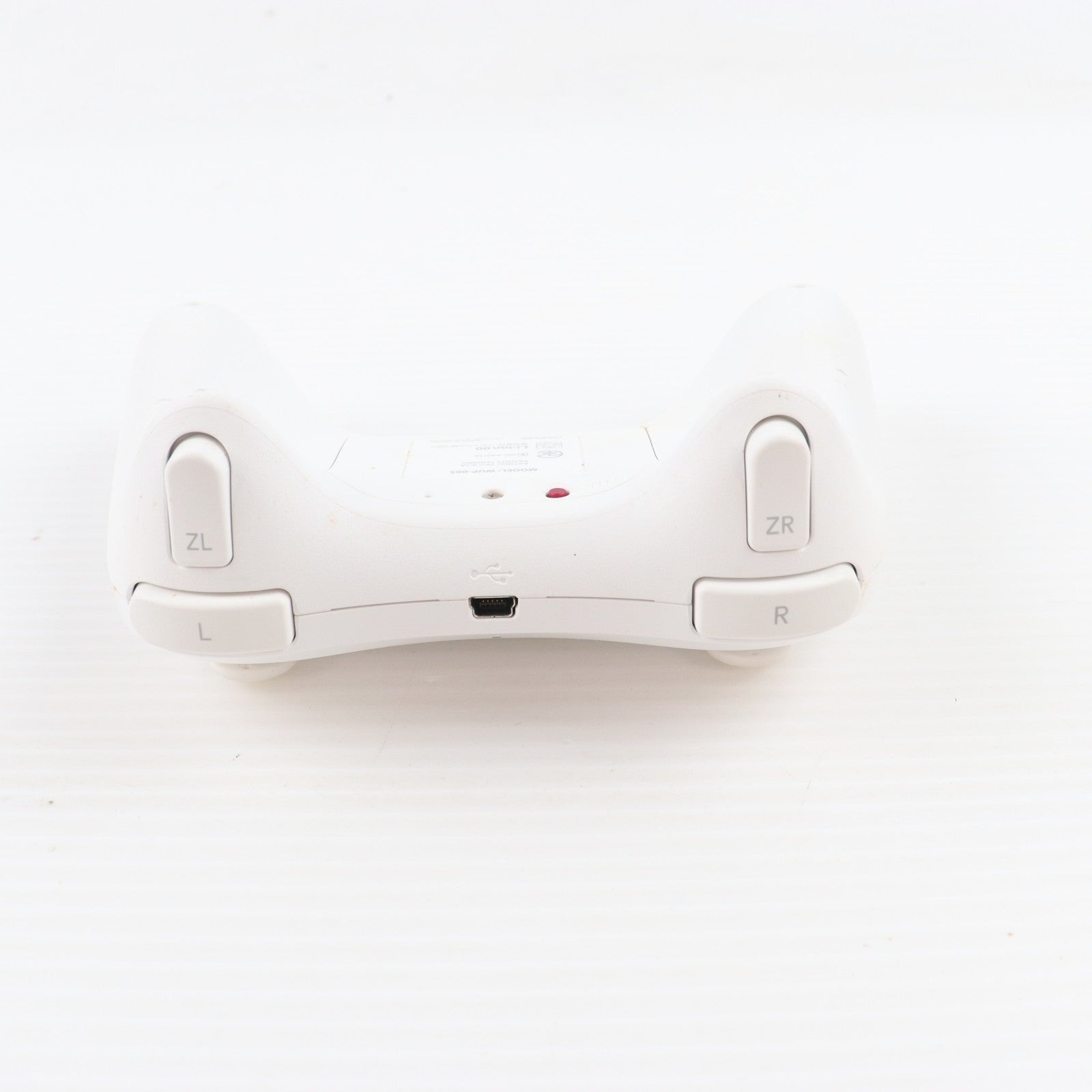 【中古即納】[ACC][WiiU] (USB充電ケーブル無し) Wii U PROコントローラー Shiro 白 シロ 任天堂(WUP-A-RSWA)(20121208)