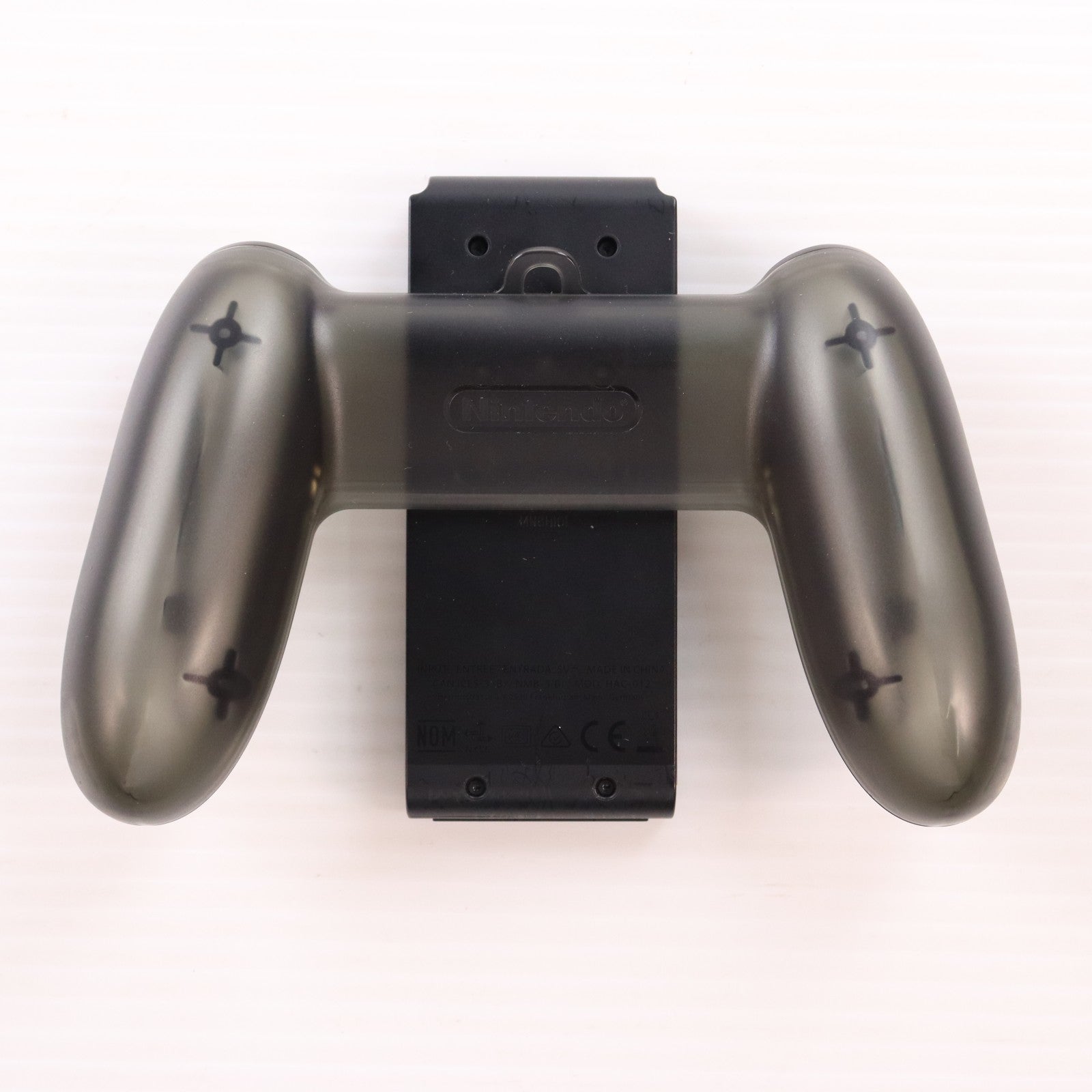 【中古即納】[ACC][Switch] Joy-Con充電グリップ(ジョイコン充電グリップ) 任天堂(HAC-A-ESSKA)(20170303)