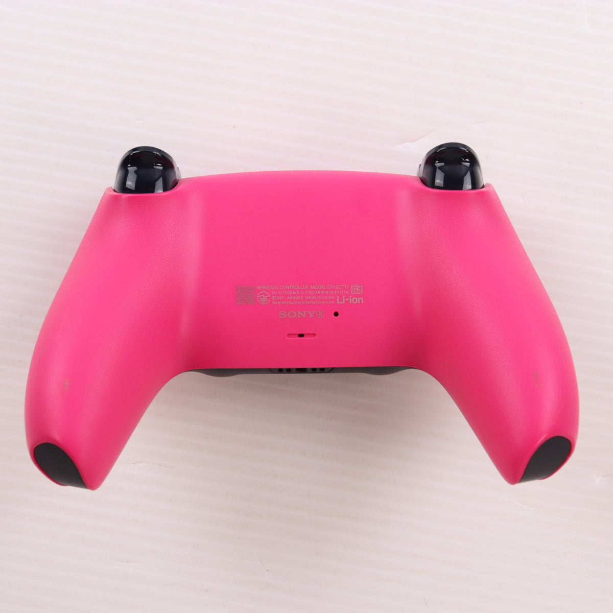 【中古即納】[ACC][PS5] DualSense(デュアルセンス) ワイヤレスコントローラー ノヴァ ピンク SIE(CFI-ZCT1J03)(20220114)