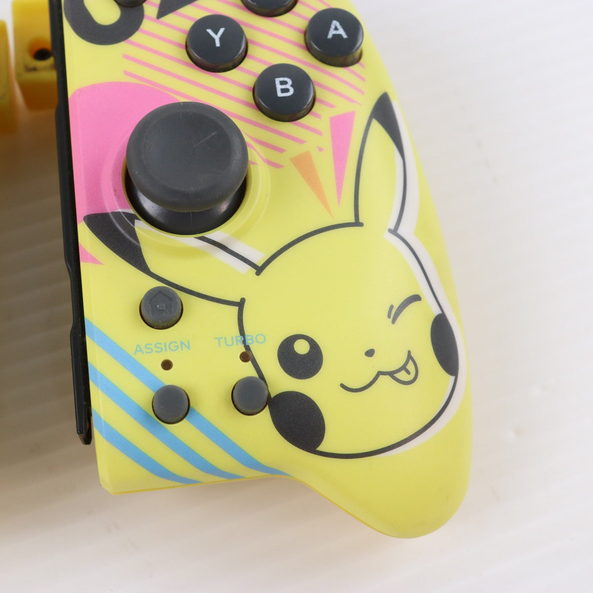 【中古即納】[ACC][Switch] グリップコントローラー for Nintendo Switch(ニンテンドースイッチ) ピカチュウPOP 任天堂ライセンス商品 HORI(NSW-254)(20201128)