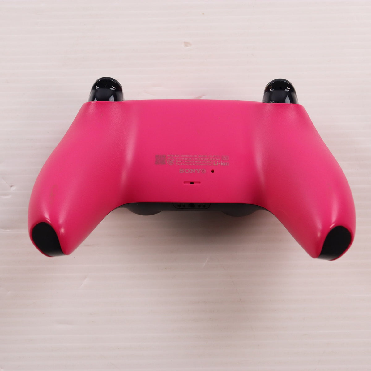 【中古即納】[ACC][PS5] DualSense(デュアルセンス) ワイヤレスコントローラー ノヴァ ピンク SIE(CFI-ZCT1J03)(20220114)