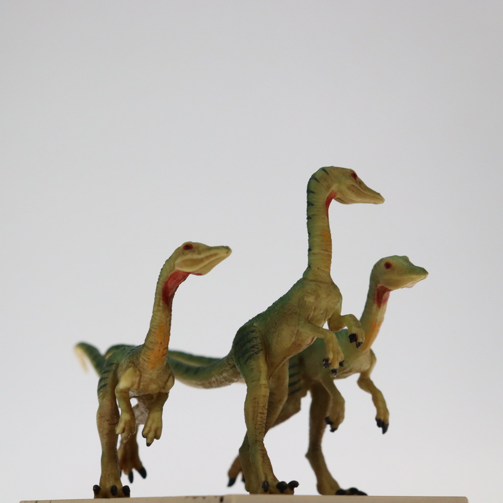 【中古即納】[FIG] アイコンズ スタチュー コンプソグナトゥス ジュラシック・ワールド 完成品 フィギュア アイアンスタジオ/ホットトイズ(20231230)