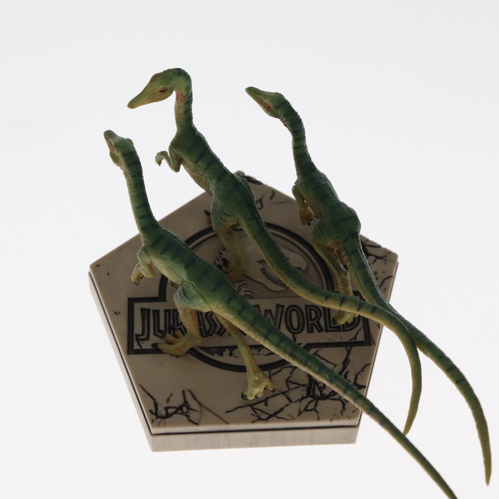 【中古即納】[FIG] アイコンズ スタチュー コンプソグナトゥス ジュラシック・ワールド 完成品 フィギュア アイアンスタジオ/ホットトイズ(20231230)