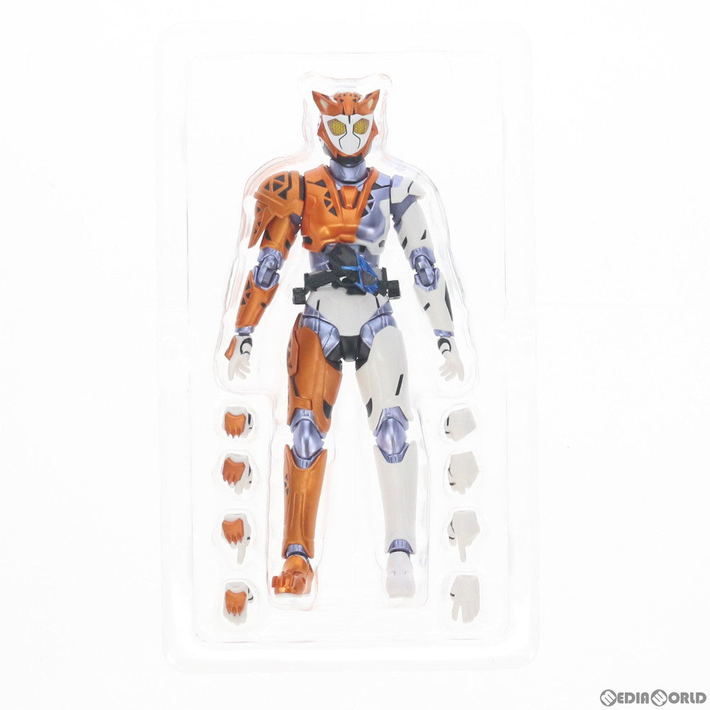 中古即納】[FIG]魂ウェブ商店限定 S.H.Figuarts(フィギュアーツ) 仮面ライダーバルキリー ラッシングチーター 仮面ライダーゼロワン  完成品 可動フィギュア バンダイスピリッツ