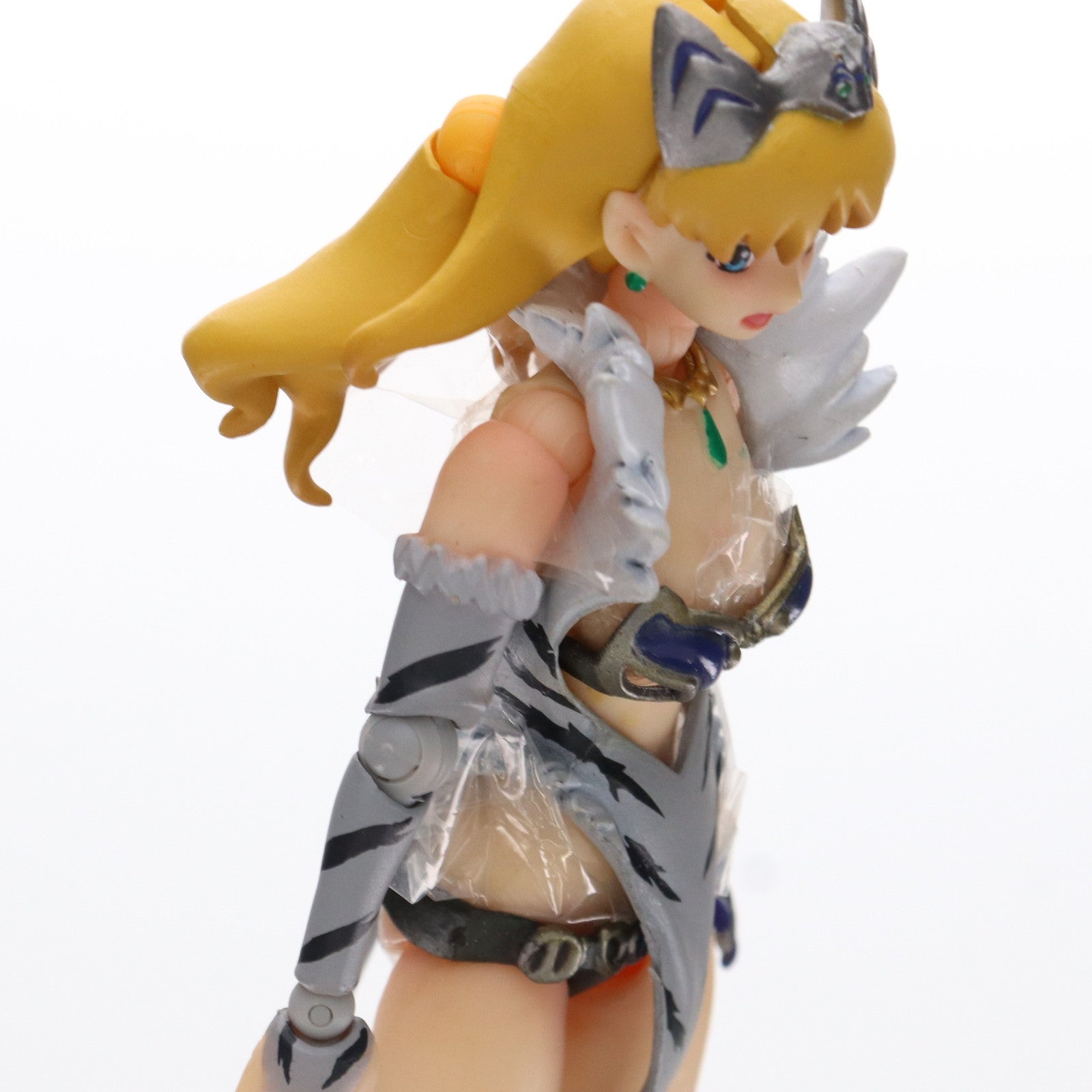 中古即納】[FIG]リボルテック クイーンズブレイド No.008 近衛隊長エリナ クイーンズブレイド 1/12 完成品 可動フィギュア 海洋堂