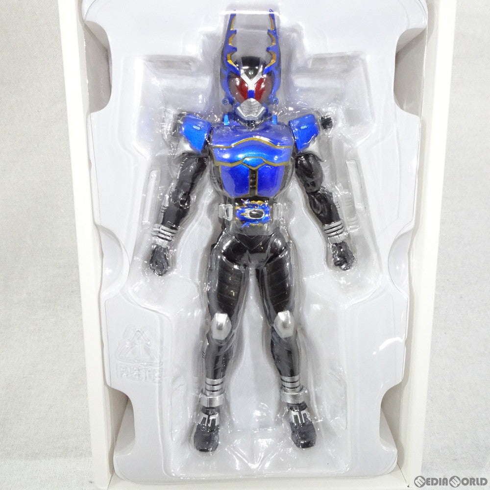 【中古即納】[FIG]魂ウェブ商店限定 S.H.Figuarts(フィギュアーツ) 真骨彫製法 仮面ライダーガタック ライダーフォーム 仮面ライダーカブト 完成品 可動フィギュア バンダイ(20160930)