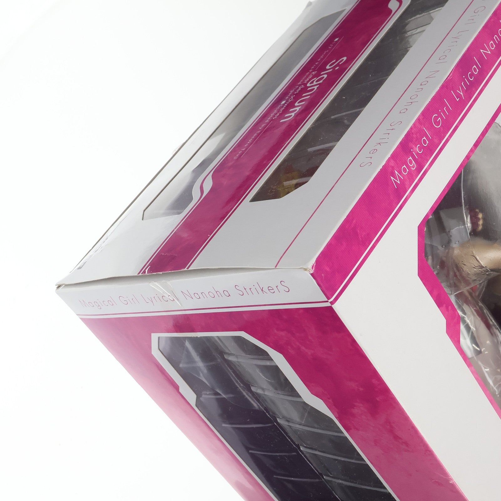 【中古即納】[FIG] シグナム(Signum) 魔法少女リリカルなのはStrikerS(ストライカーズ) 1/7 完成品 フィギュア アルター(20090108)