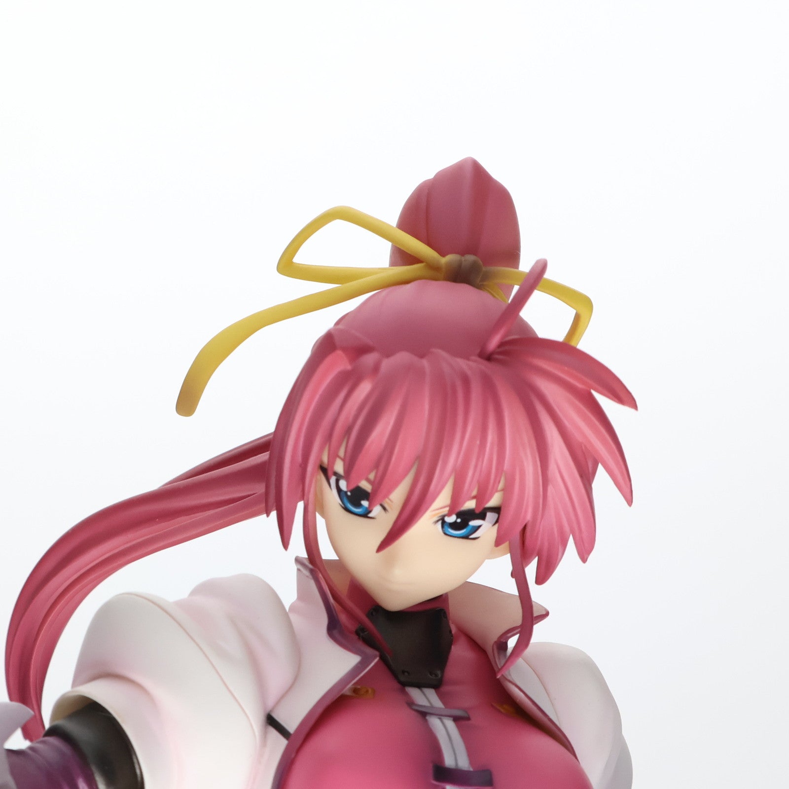 【中古即納】[FIG] シグナム(Signum) 魔法少女リリカルなのはStrikerS(ストライカーズ) 1/7 完成品 フィギュア アルター(20090108)