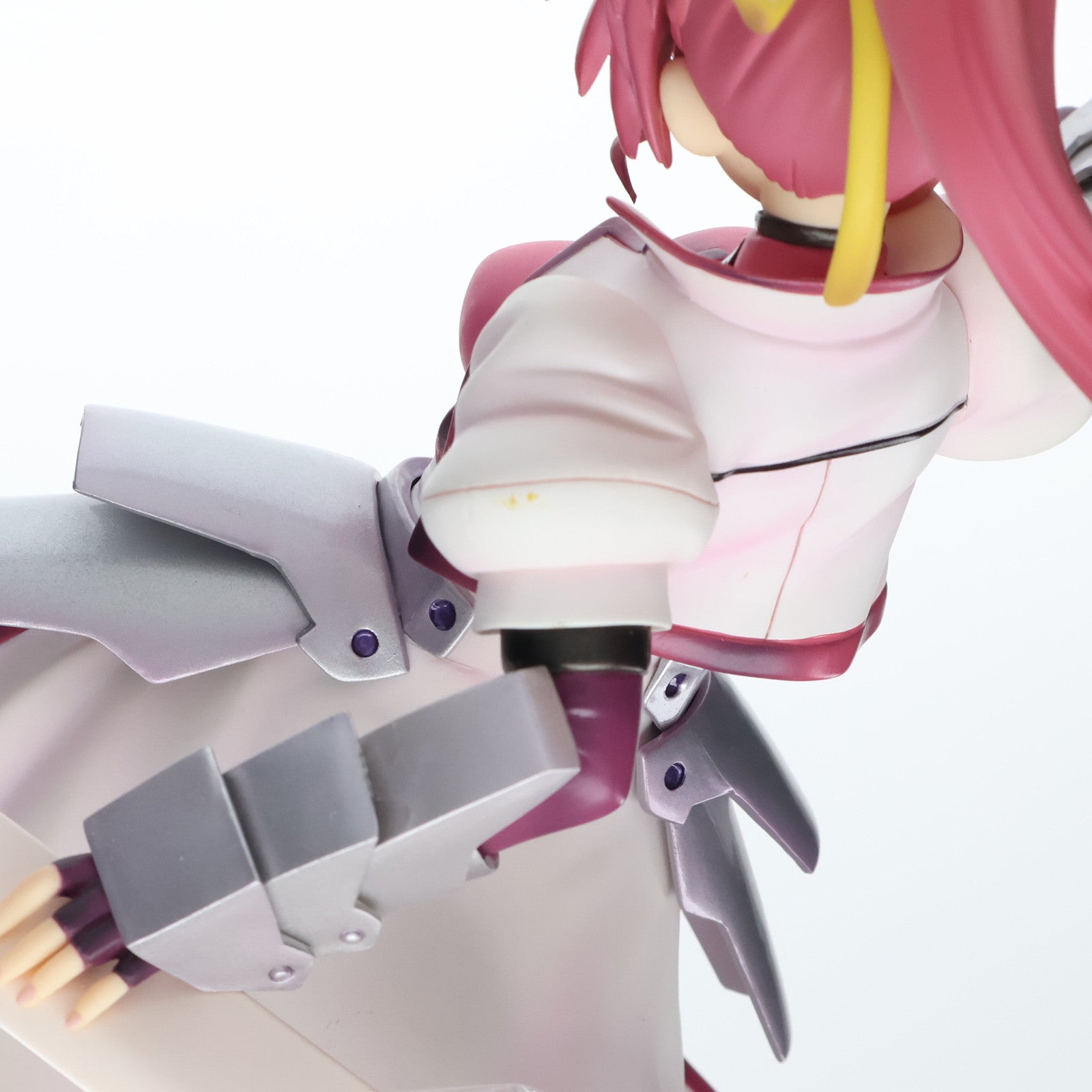 【中古即納】[FIG] シグナム(Signum) 魔法少女リリカルなのはStrikerS(ストライカーズ) 1/7 完成品 フィギュア アルター(20090108)