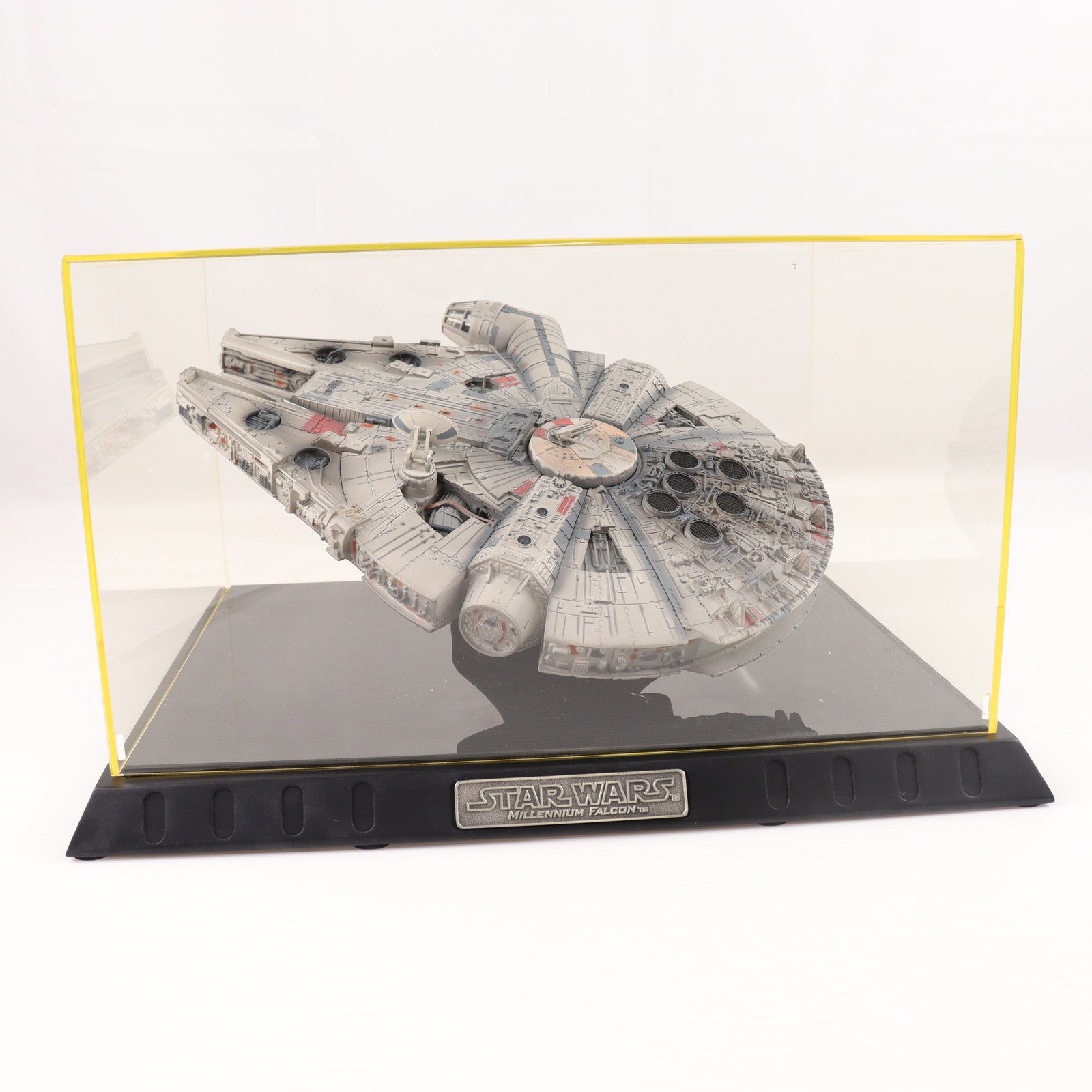 【中古即納】[FIG] Die Cast Replica ミレニアム・ファルコン STAR WARS(スター・ウォーズ) エピソード4/新たなる希望 1/80 完成品 フィギュア CODE3(19991231)