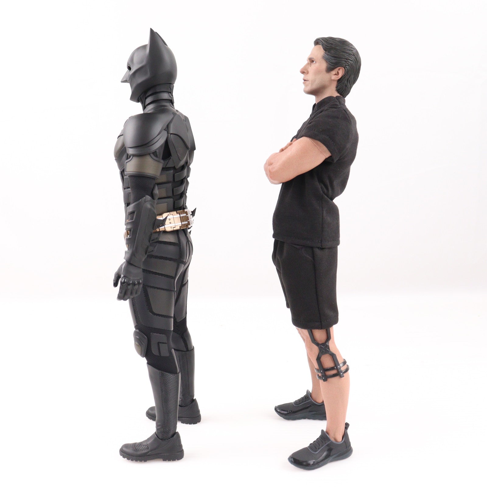 【中古即納】[FIG] ムービー・マスターピース バットスーツ格納庫&ブルース・ウェイン バットマン ダークナイト・ライジング 1/6 完成品 可動フィギュア(MM#702) ホットトイズ(20250131)